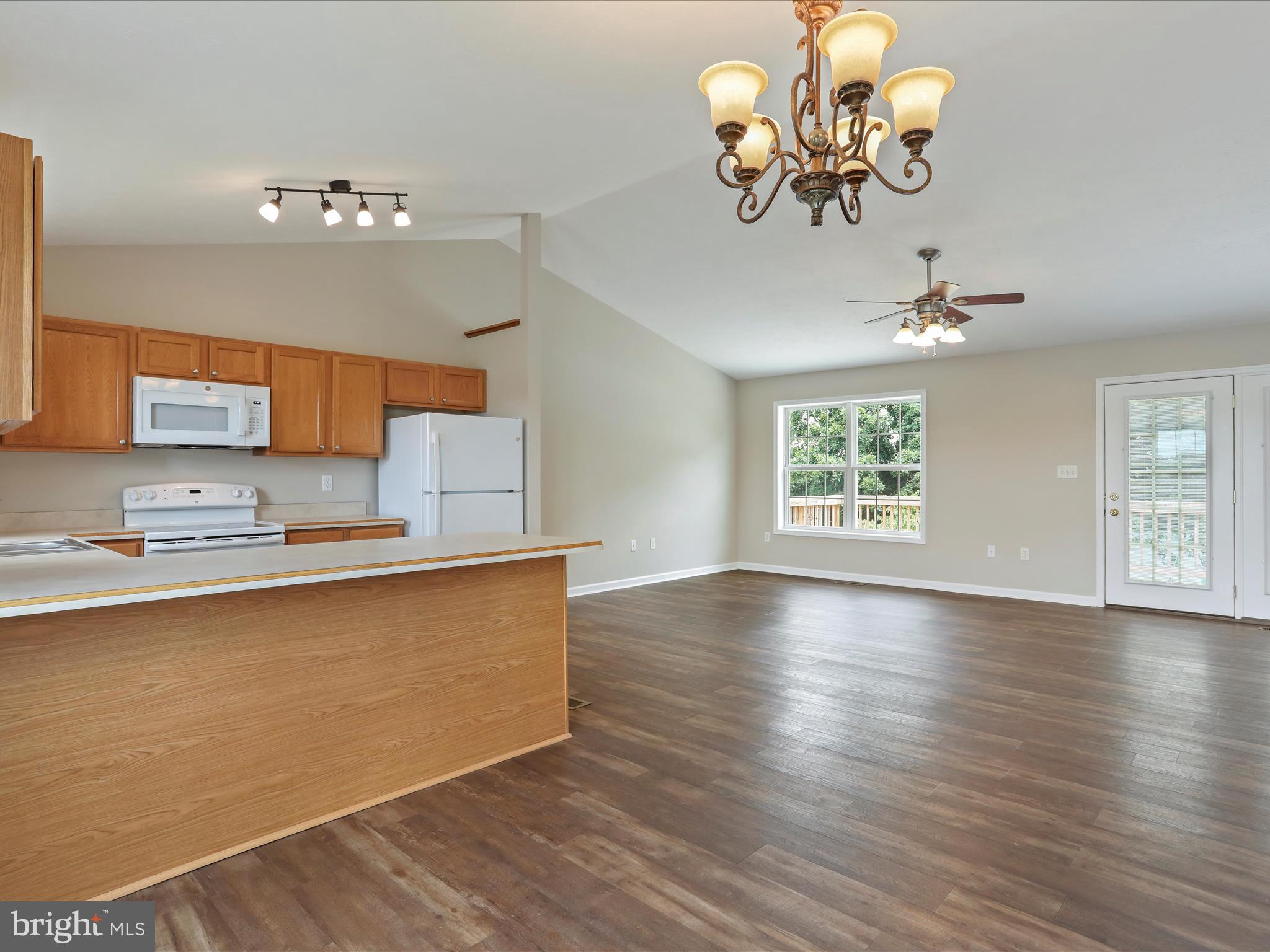 SPRING HILL - Residential