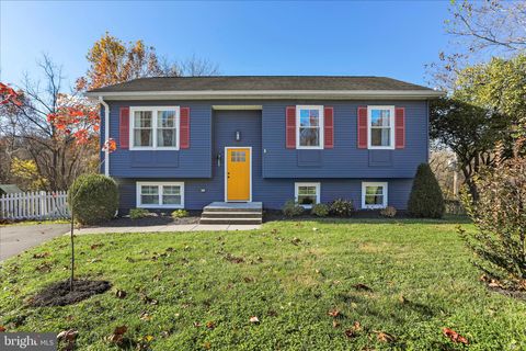 975 MEADOW COURT FRONT ROYAL VA 22630