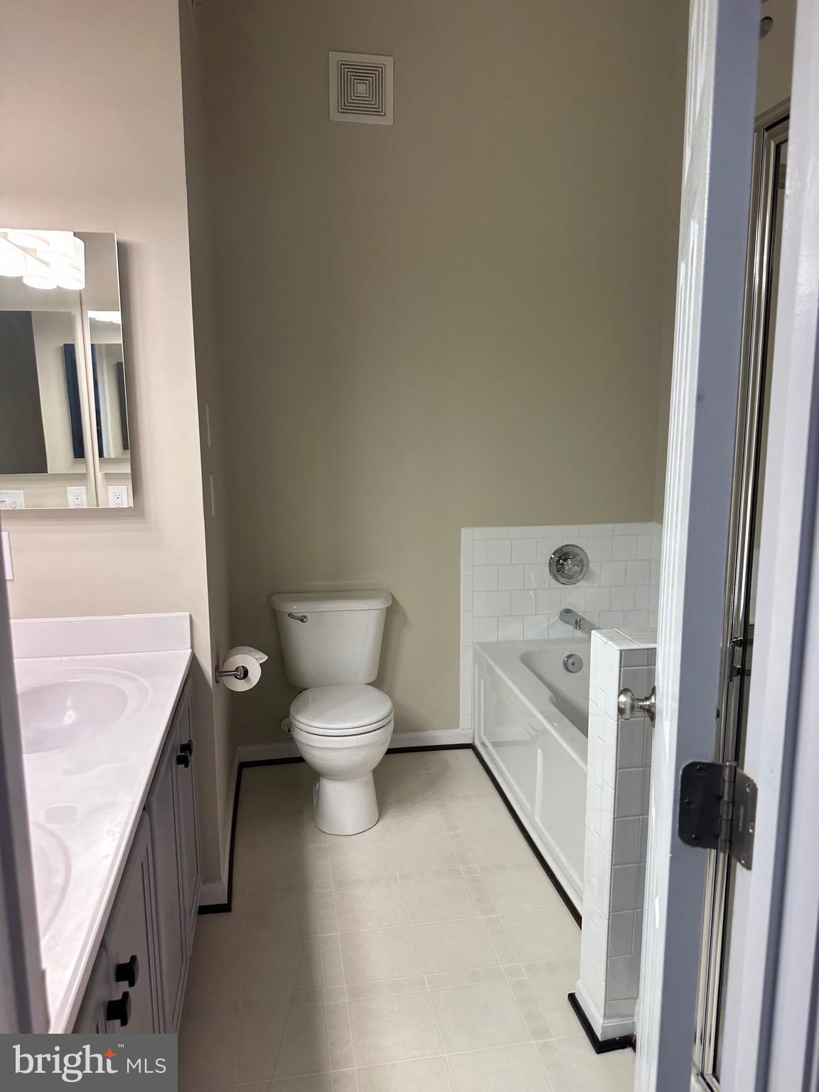 THE KNOLLS - Residential Lease