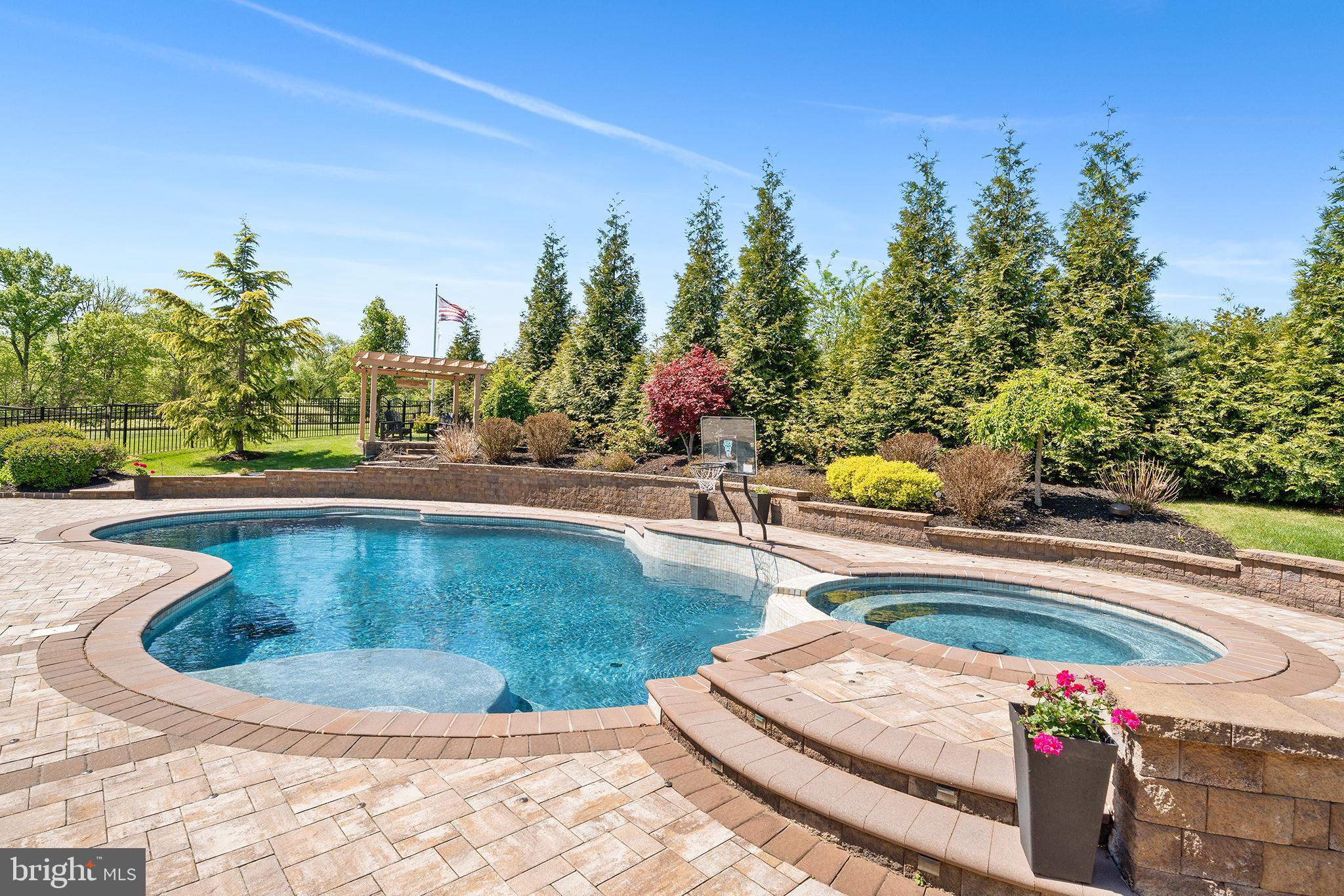 APPLEWOOD ESTATES - Residential
