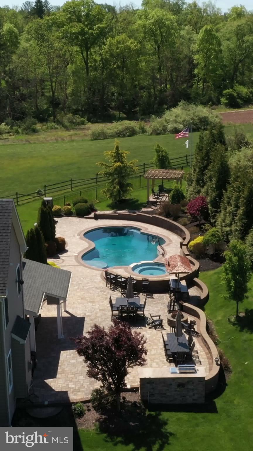 APPLEWOOD ESTATES - Residential