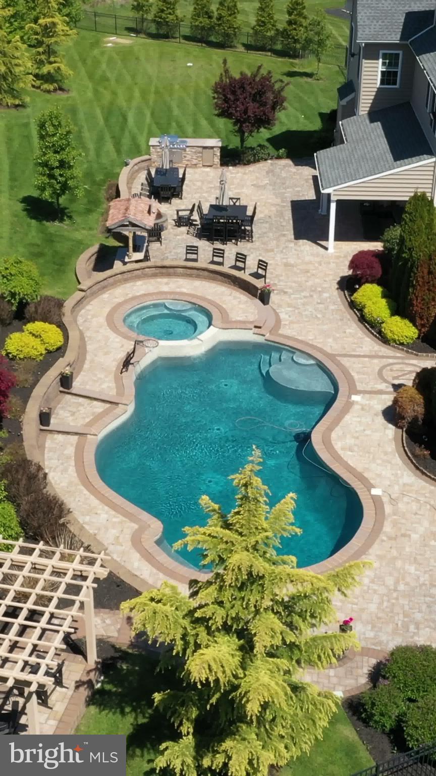 APPLEWOOD ESTATES - Residential