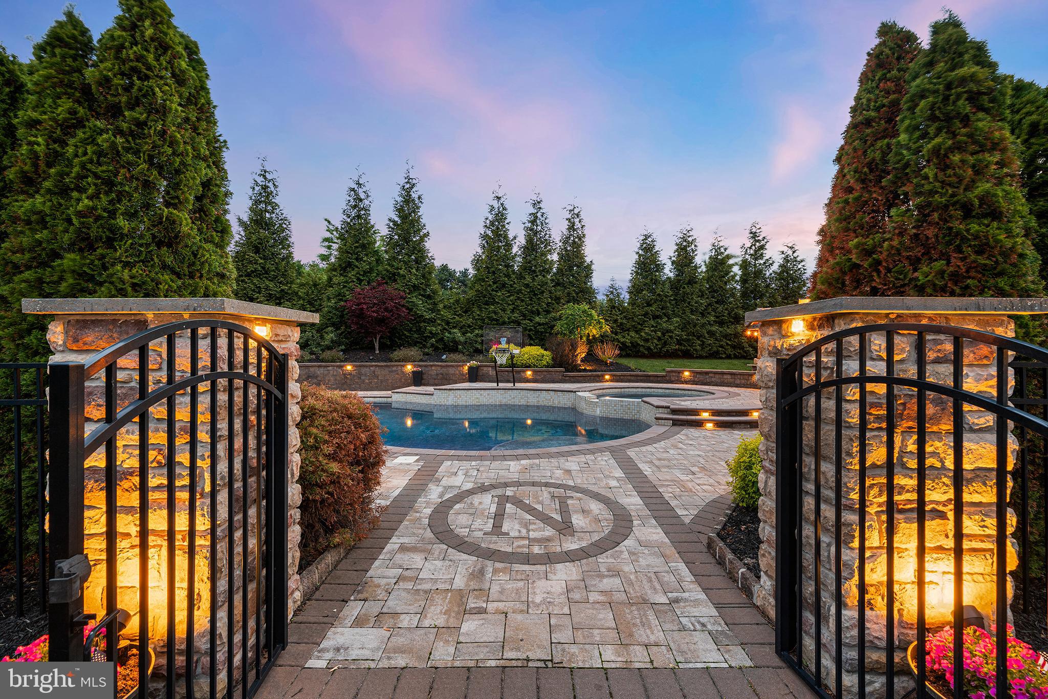 APPLEWOOD ESTATES - Residential