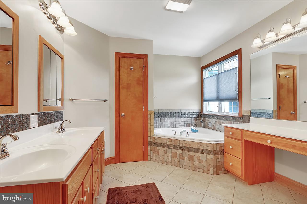 BREECHES BEND - Residential