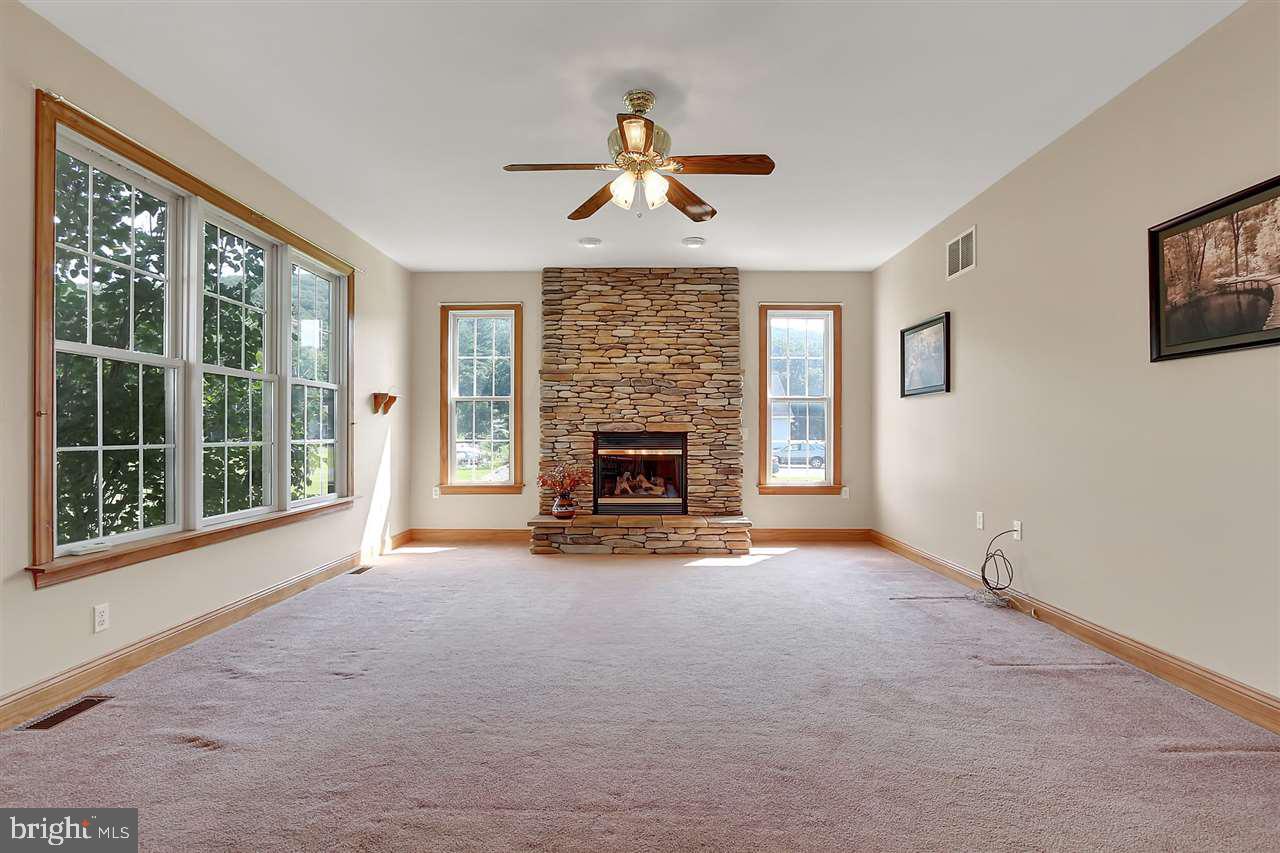 BREECHES BEND - Residential