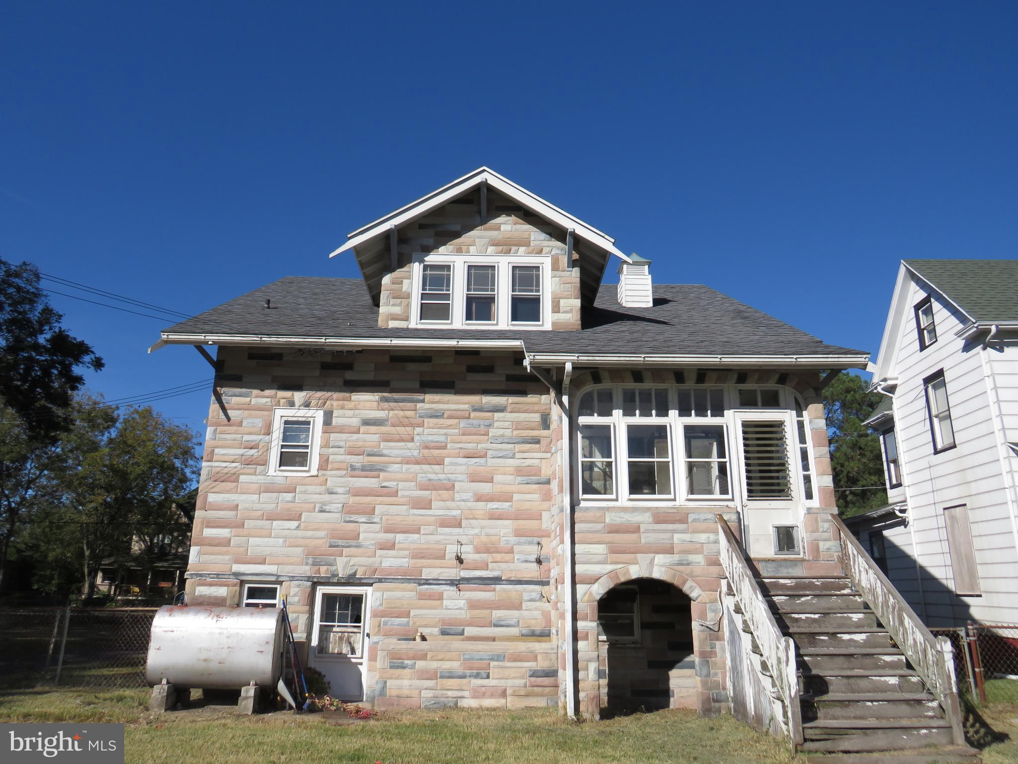 16 E CHESAPEAKE AVENUE