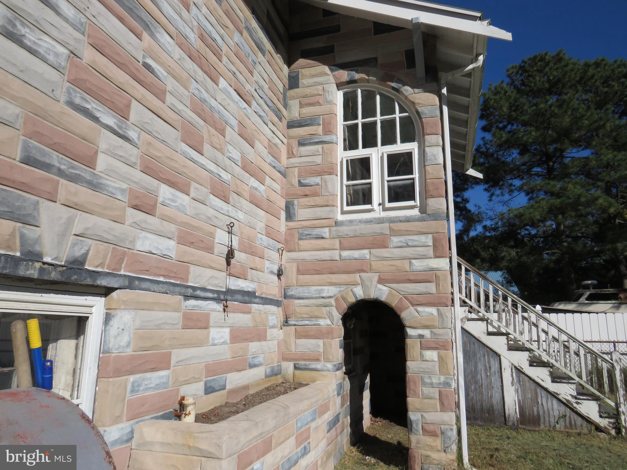 16 E CHESAPEAKE AVENUE