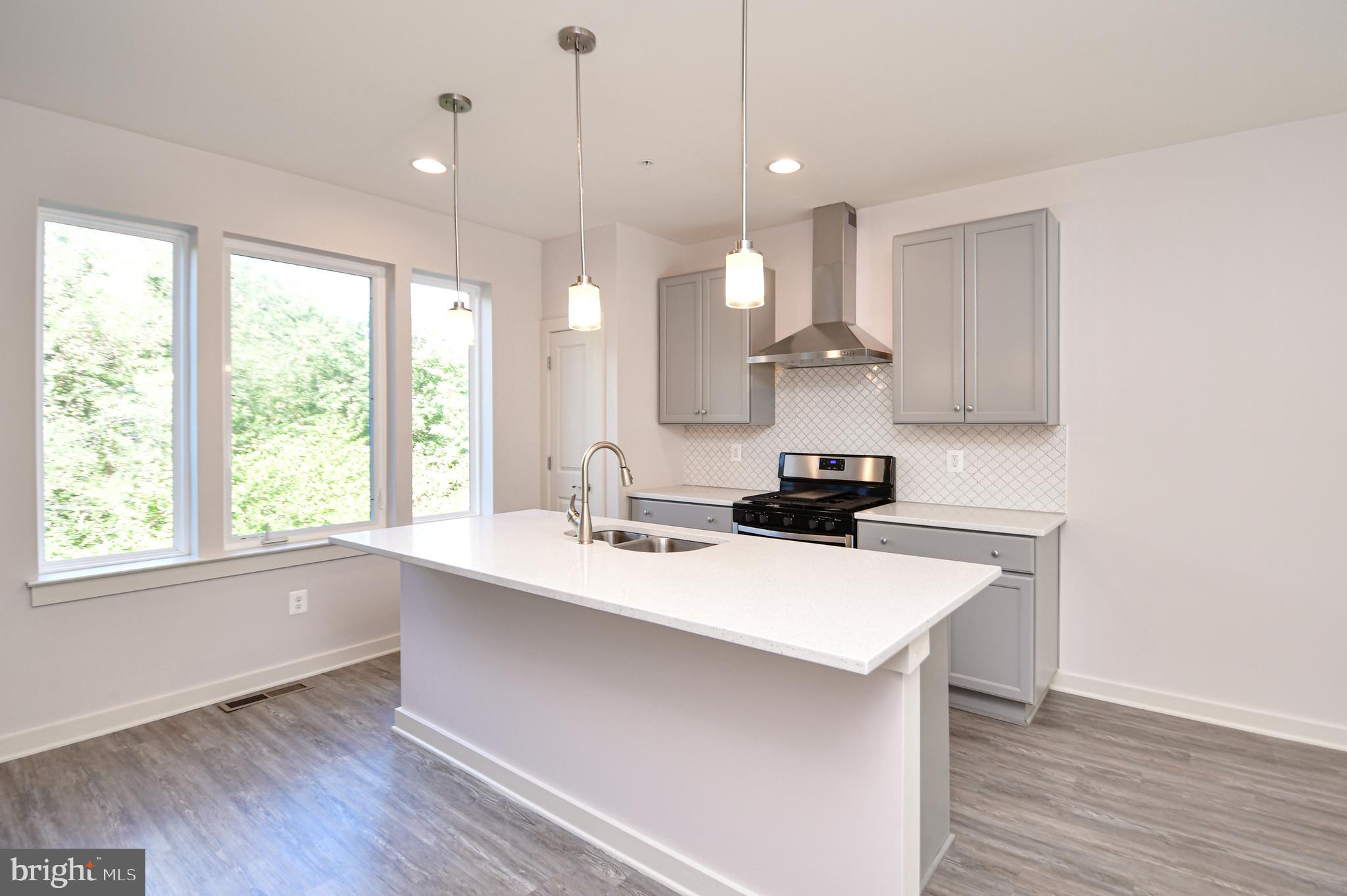 RIVER PLACE - Residential