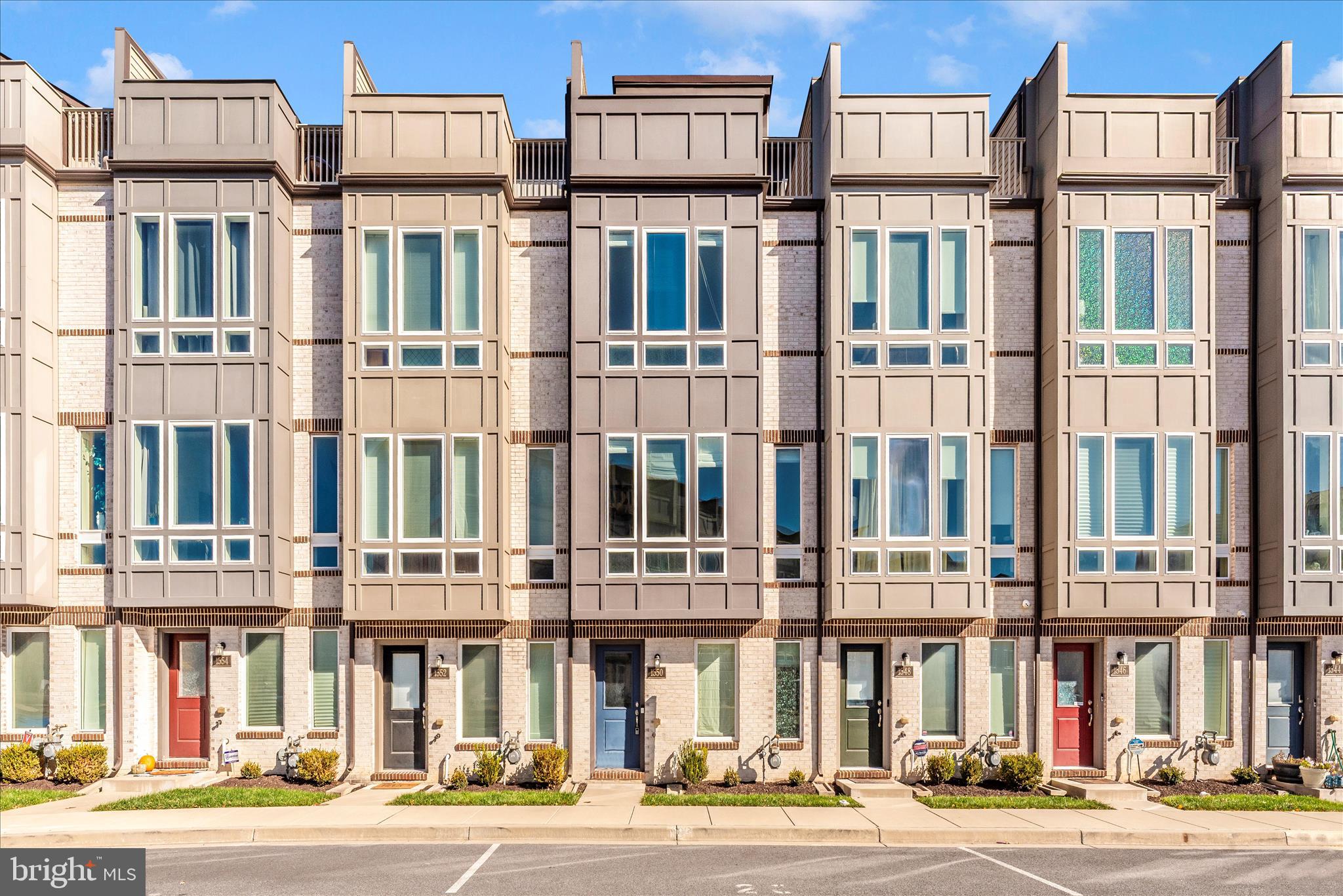 RIVER PLACE - Residential