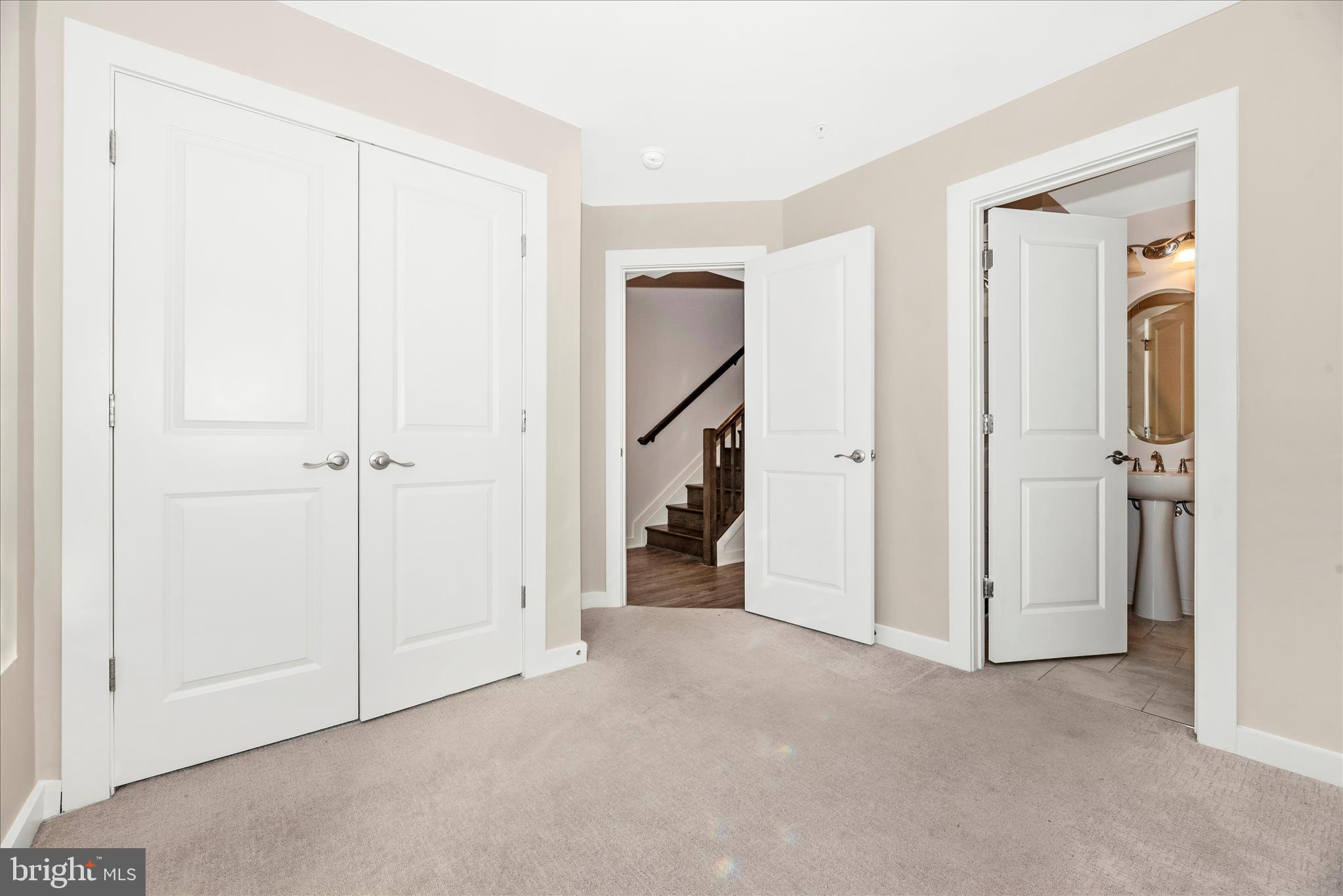 RIVER PLACE - Residential