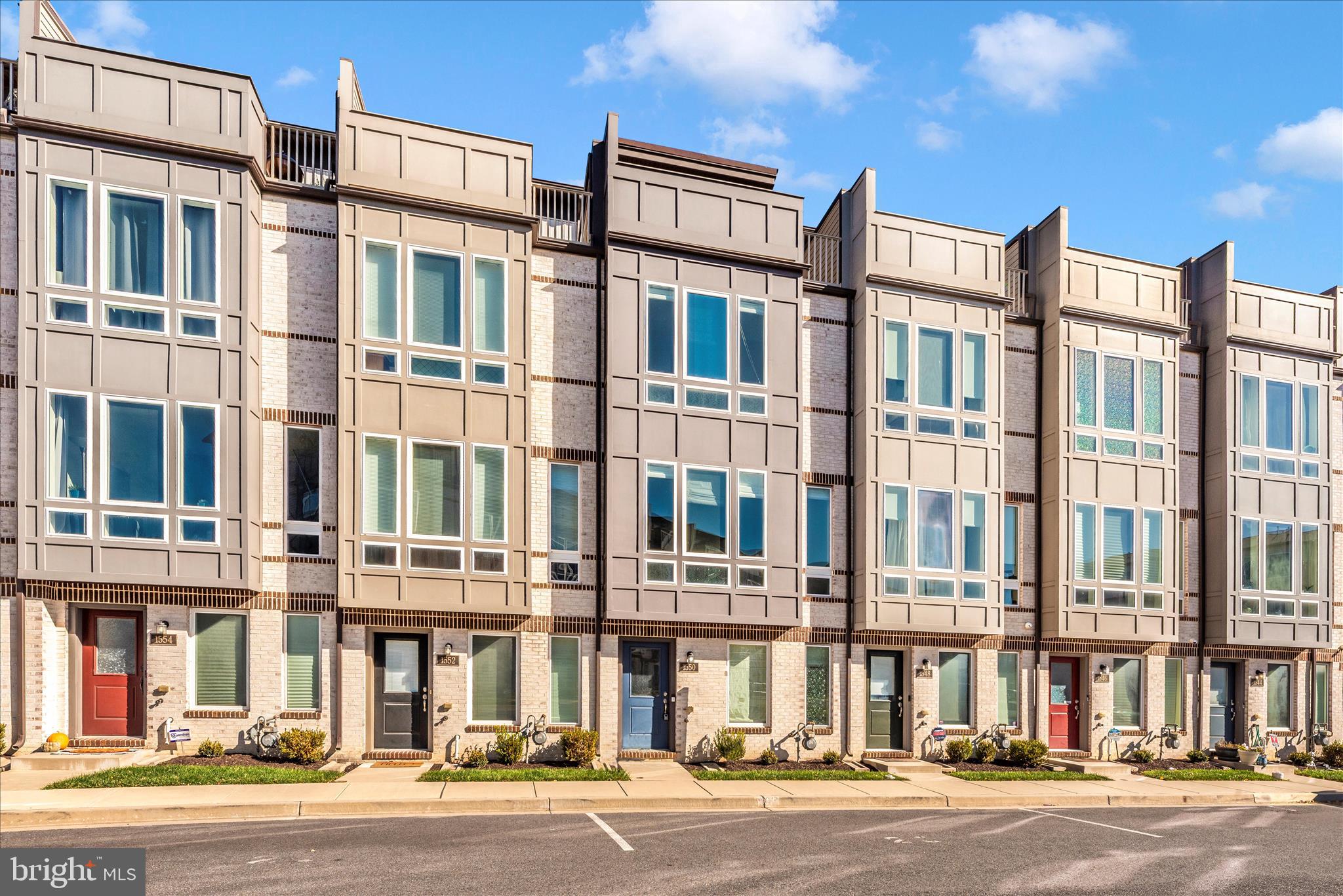 RIVER PLACE - Residential