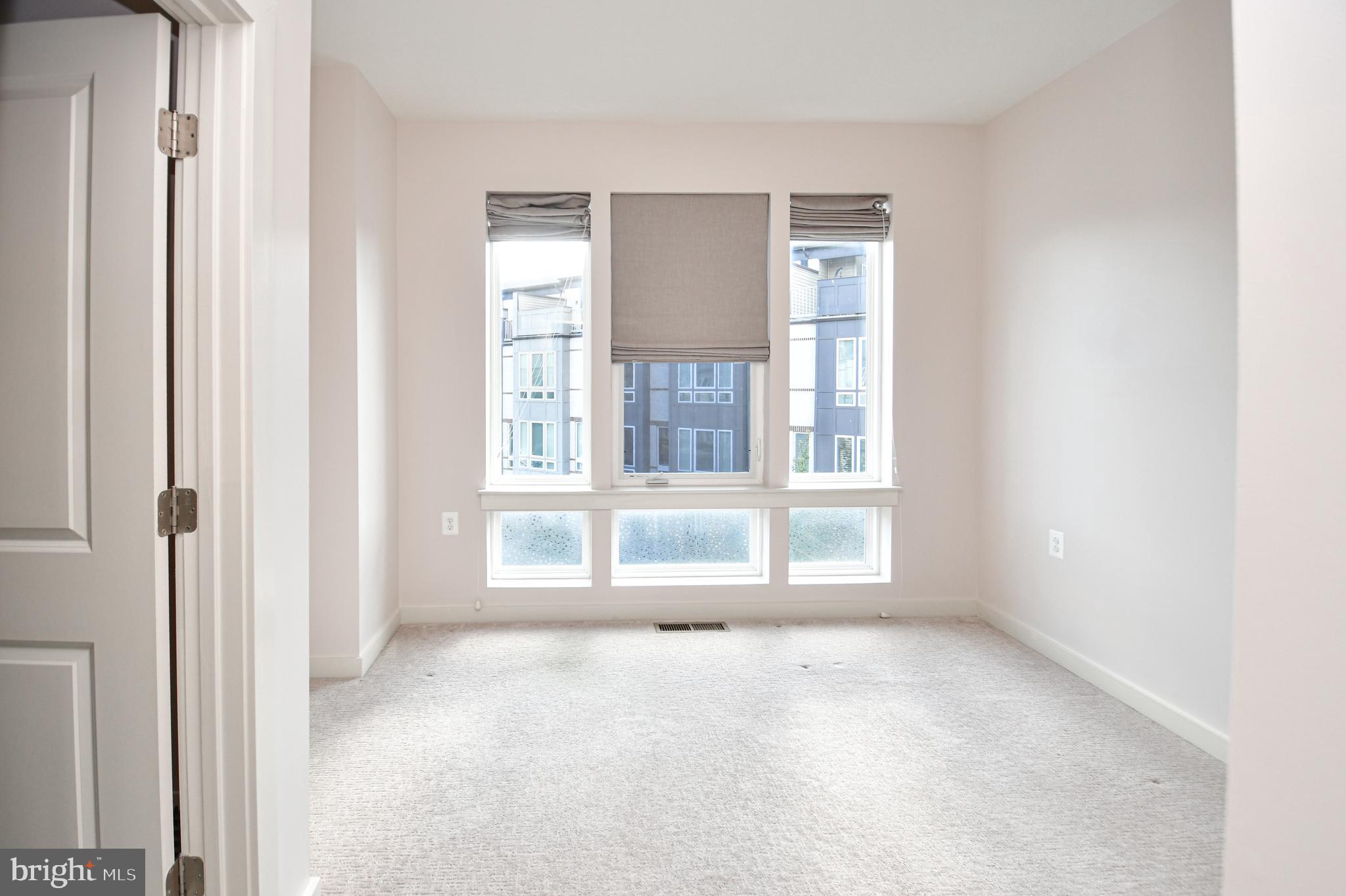 RIVER PLACE - Residential