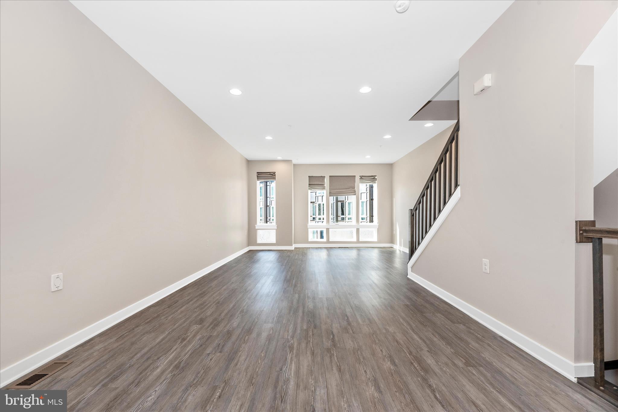 RIVER PLACE - Residential