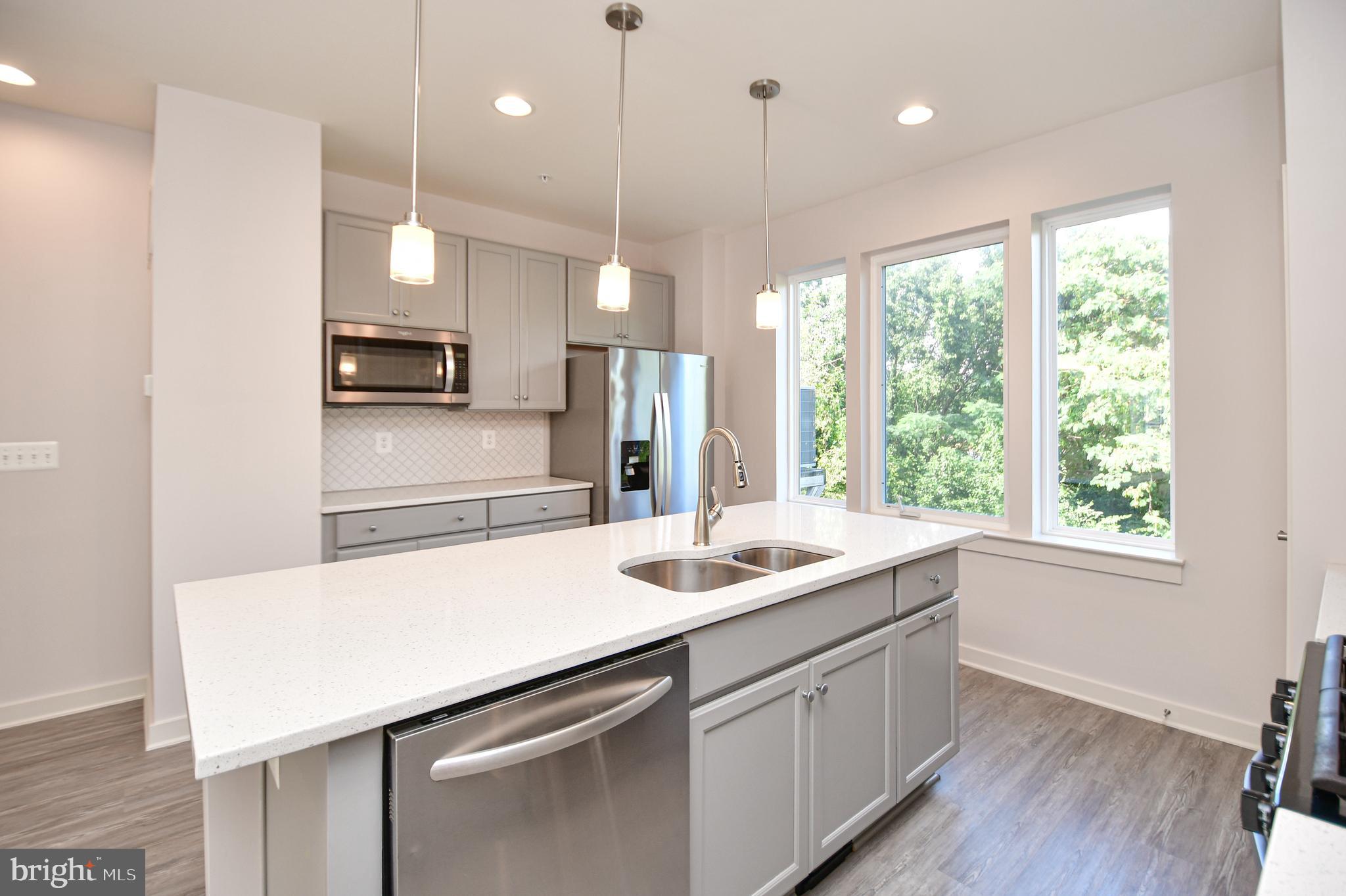 RIVER PLACE - Residential