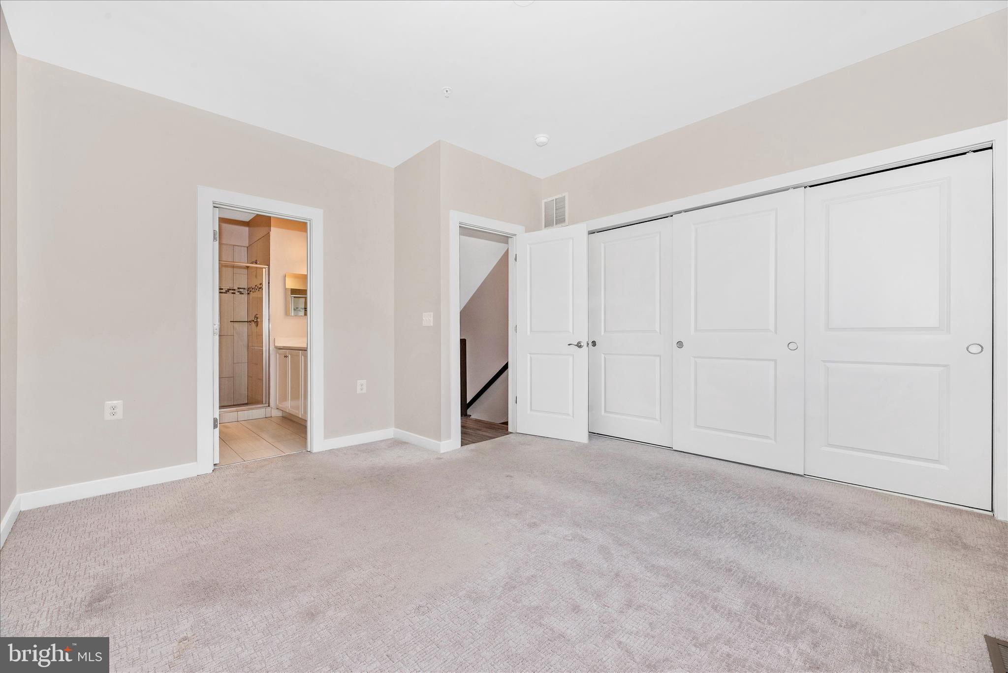 RIVER PLACE - Residential