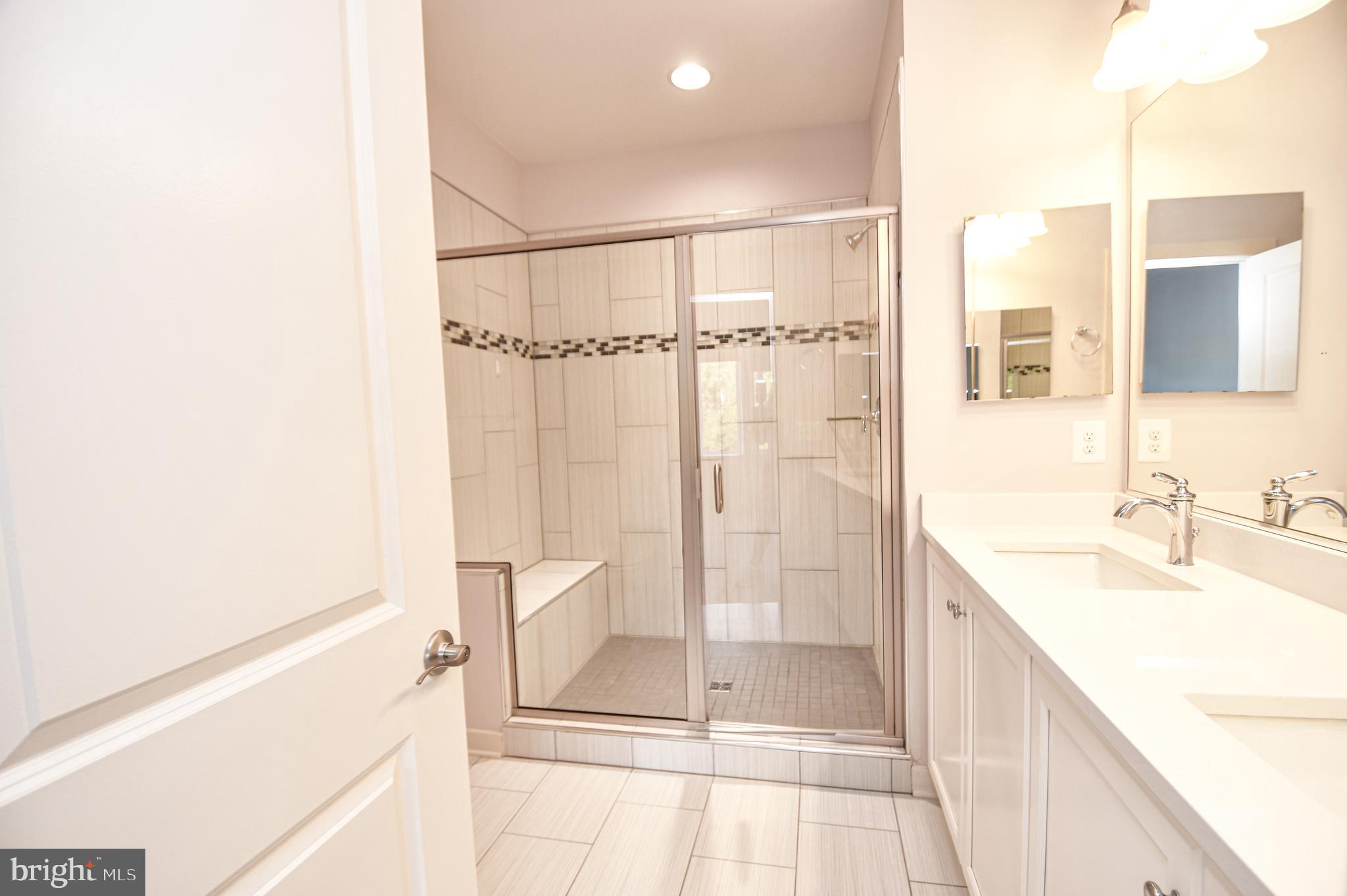 RIVER PLACE - Residential