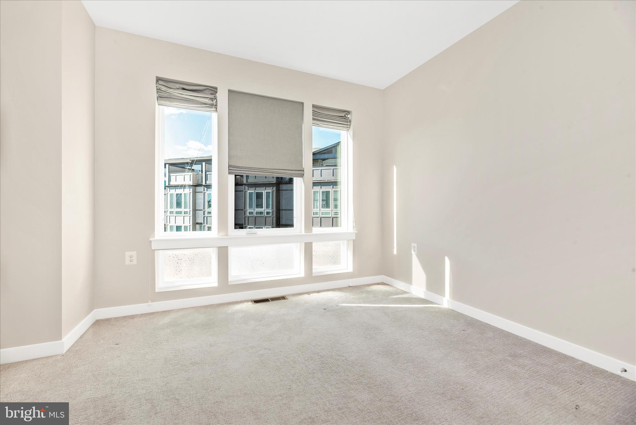 RIVER PLACE - Residential