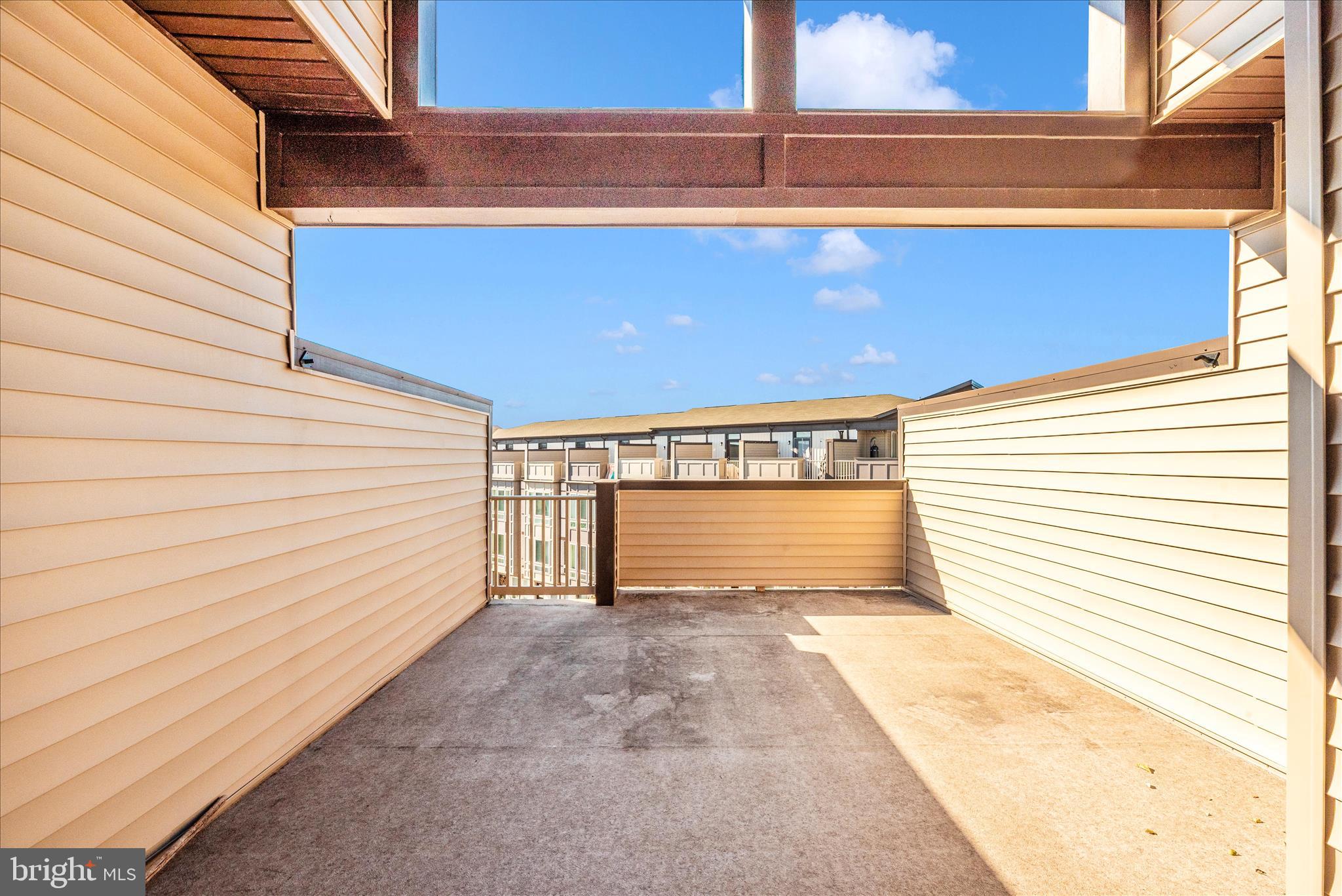 RIVER PLACE - Residential