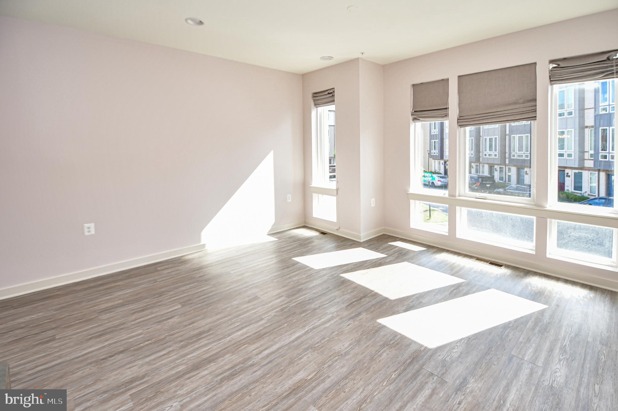 RIVER PLACE - Residential