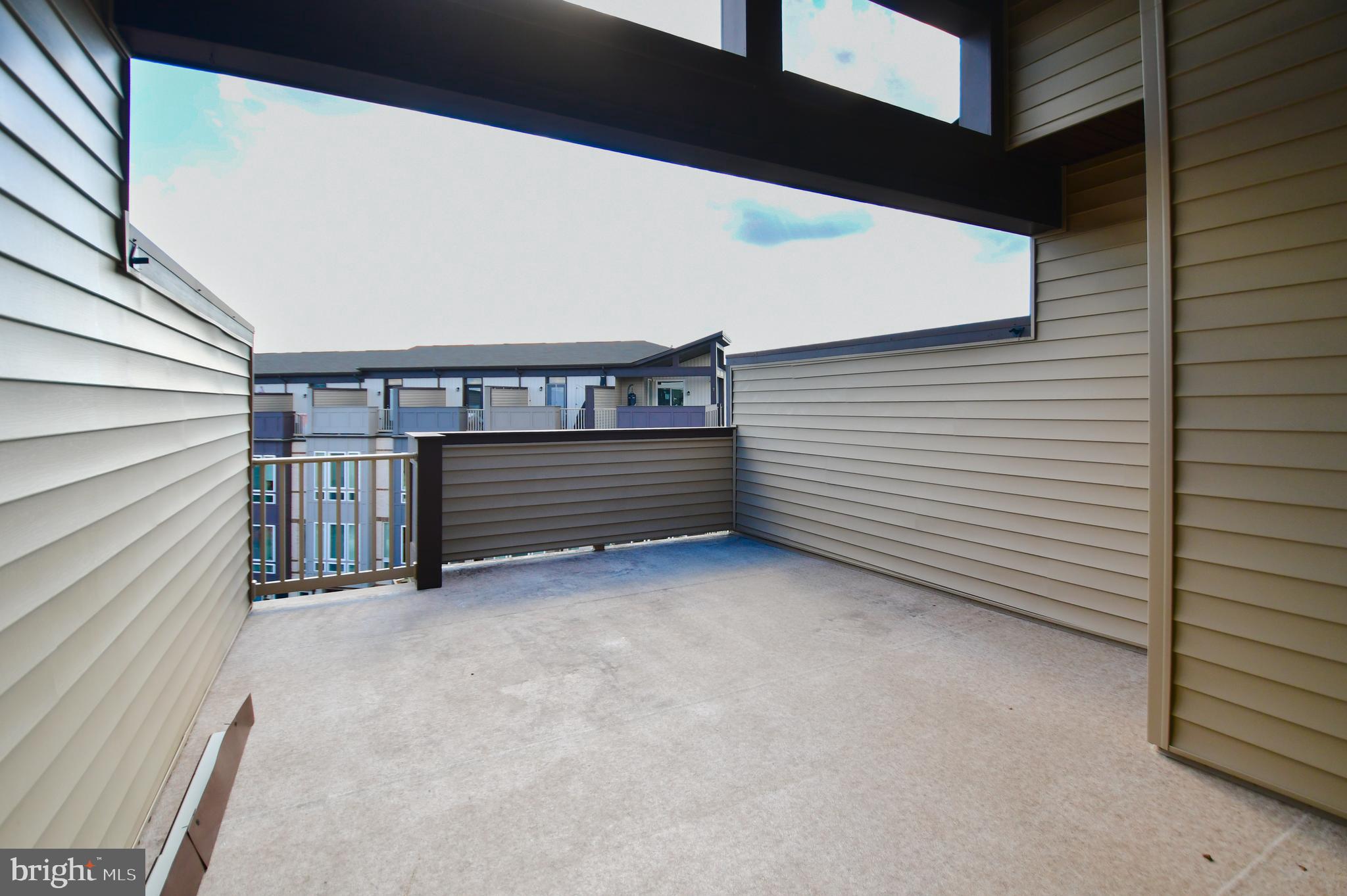 RIVER PLACE - Residential