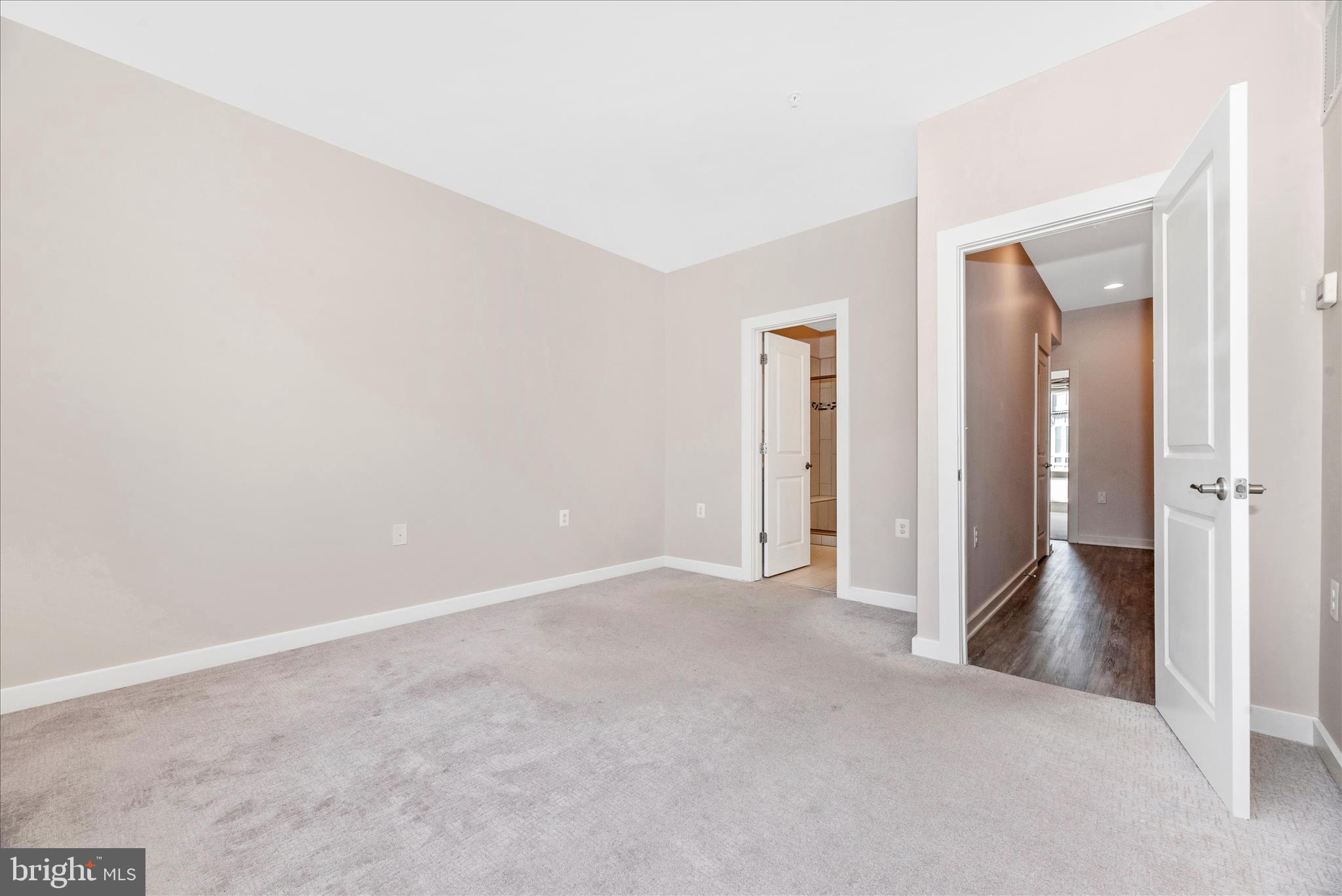 RIVER PLACE - Residential