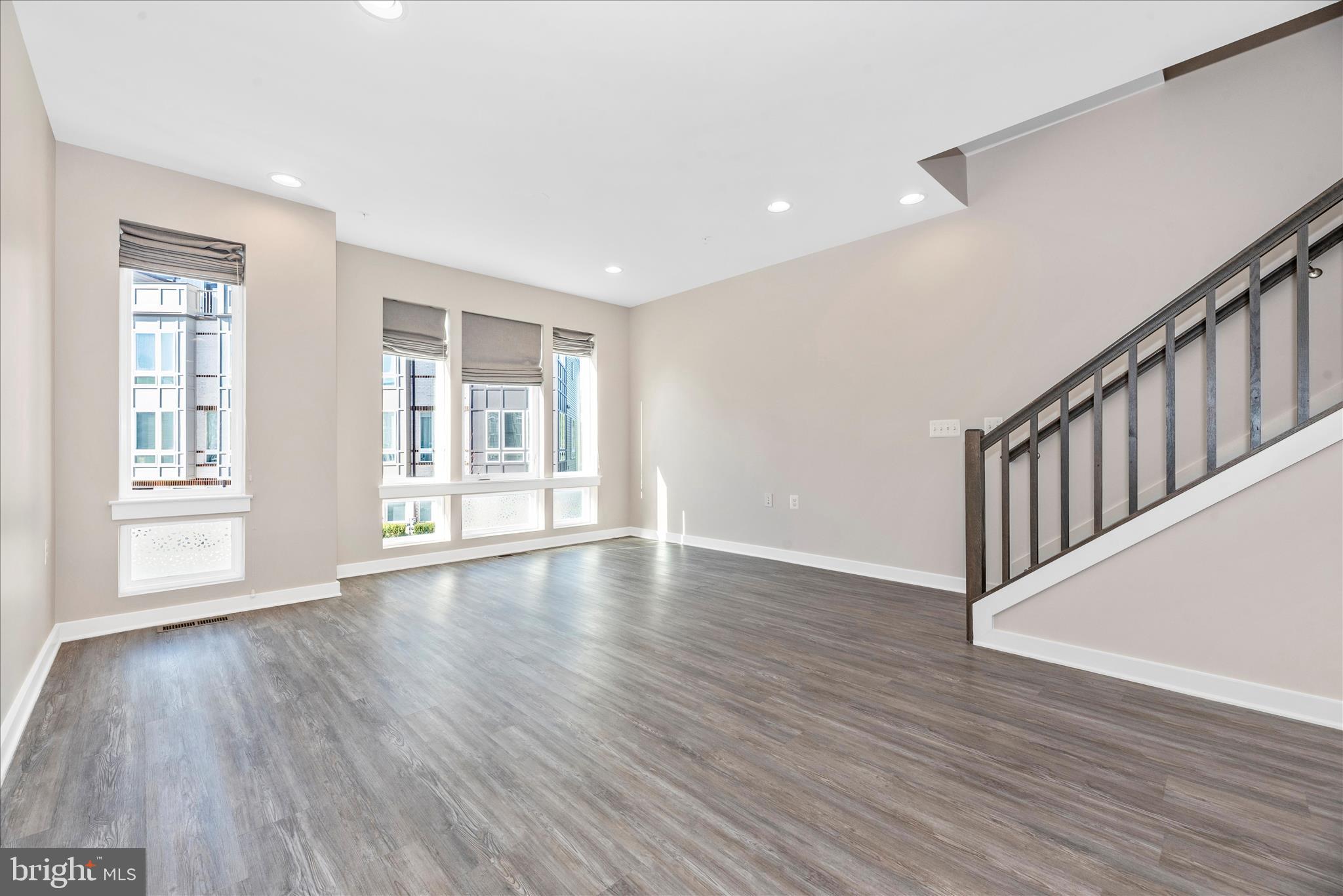 RIVER PLACE - Residential