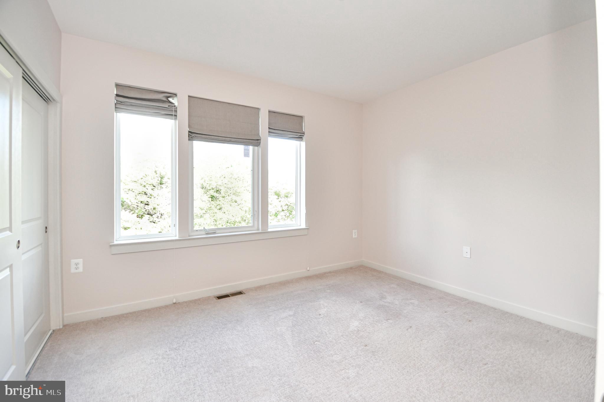 RIVER PLACE - Residential