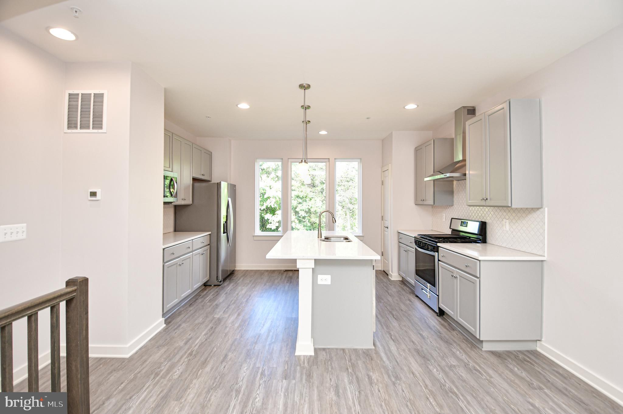 RIVER PLACE - Residential