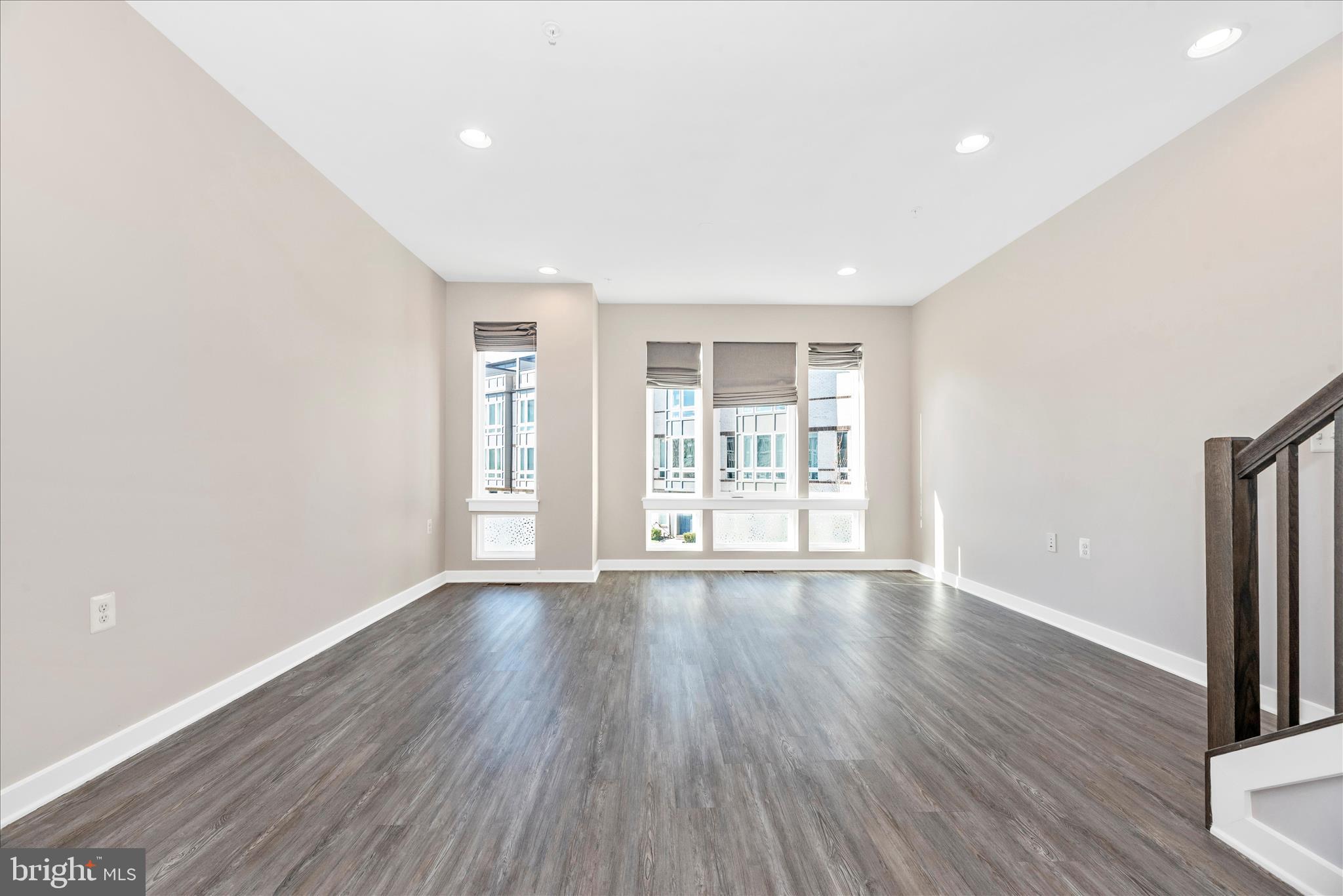 RIVER PLACE - Residential