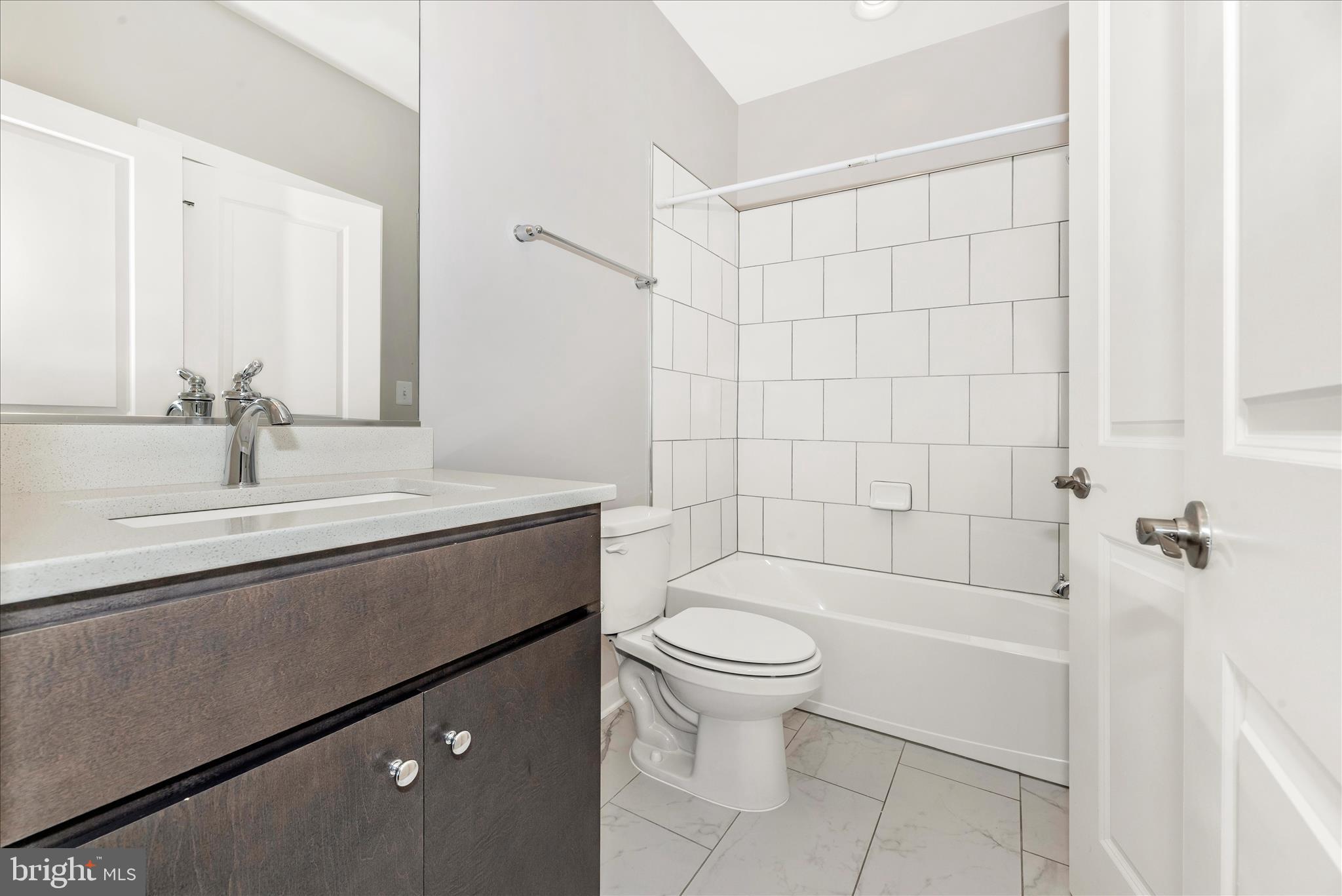 RIVER PLACE - Residential