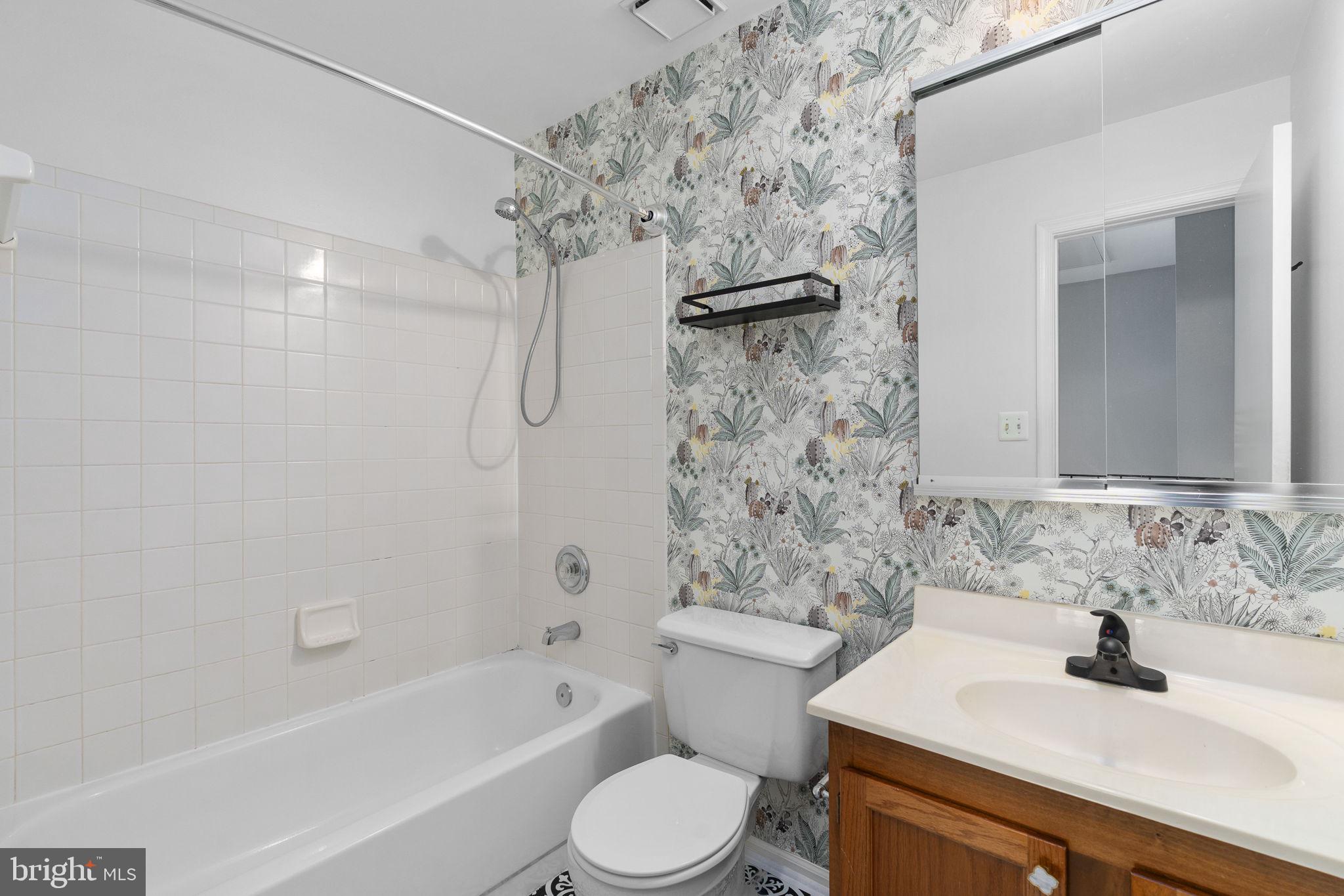 STOCKBRIDGE CONDO - Residential