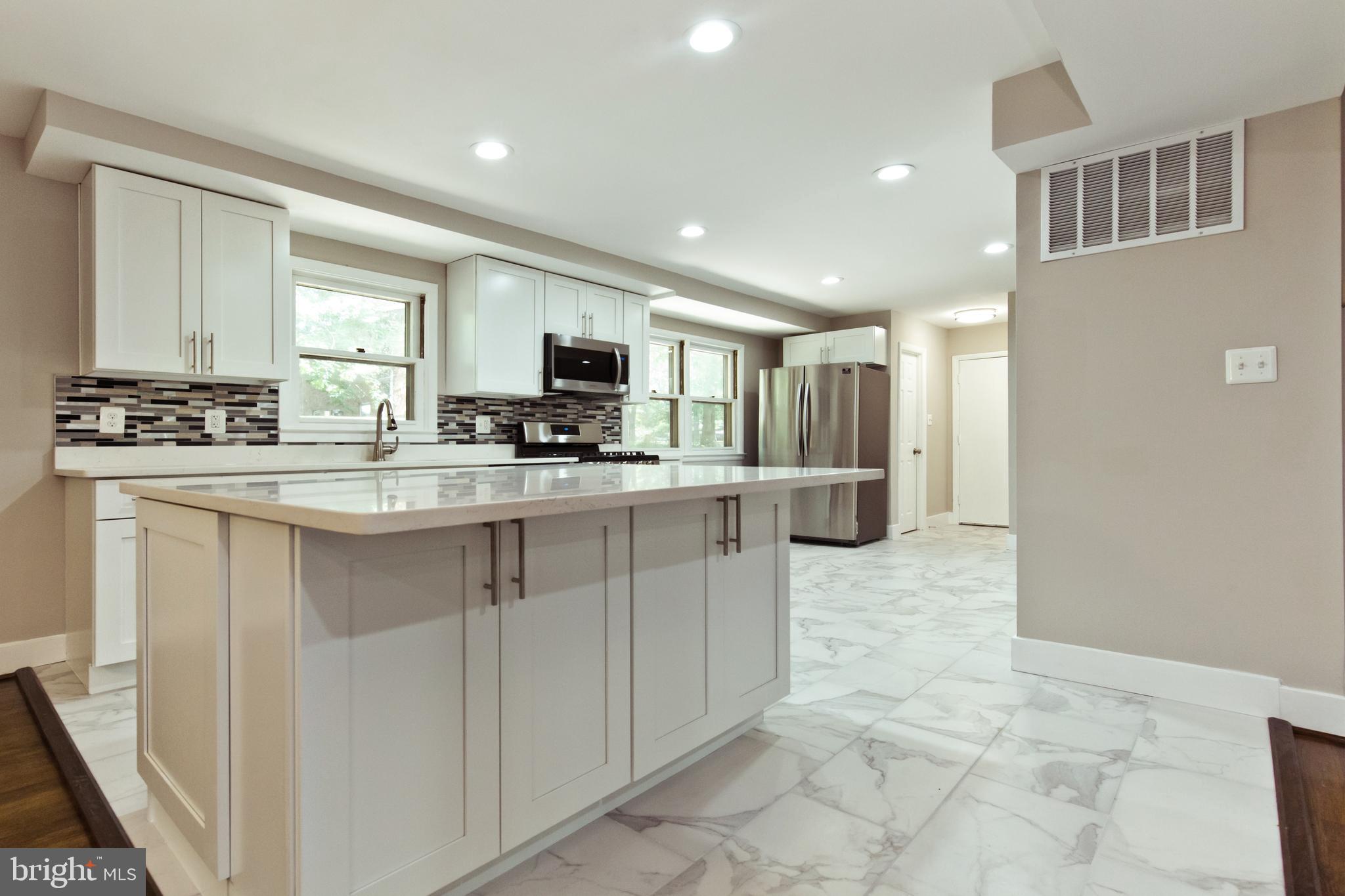 CLOVER HOMES - Residential