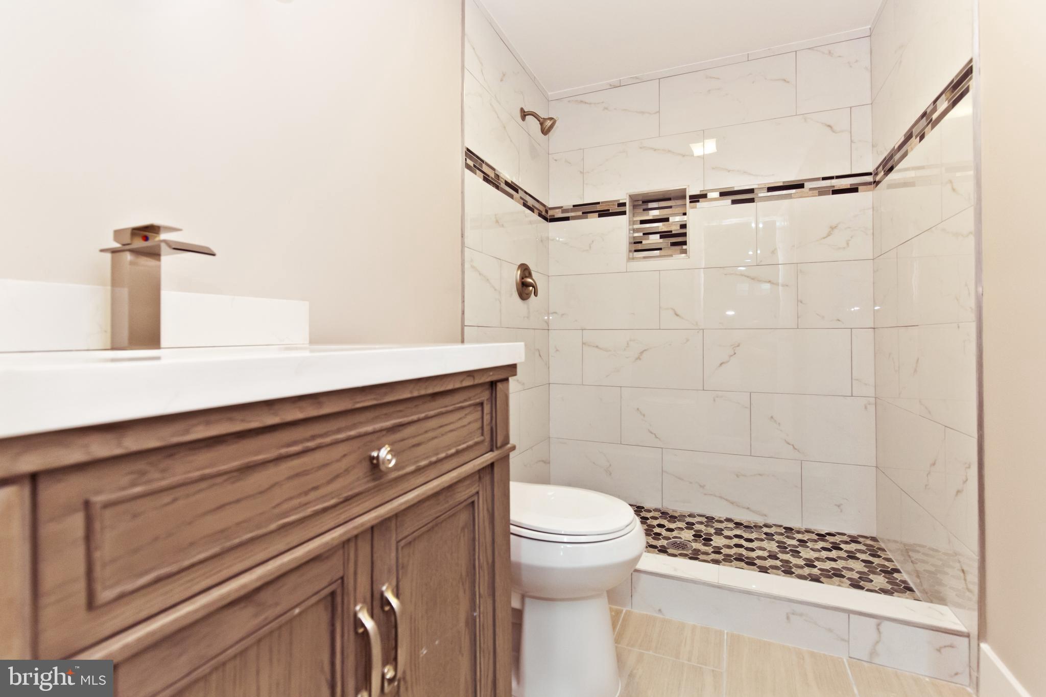 CLOVER HOMES - Residential