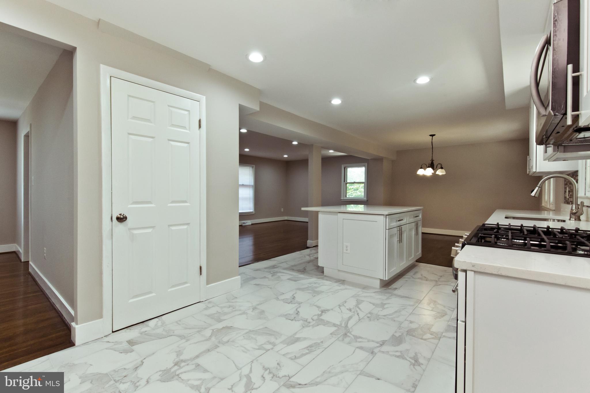 CLOVER HOMES - Residential