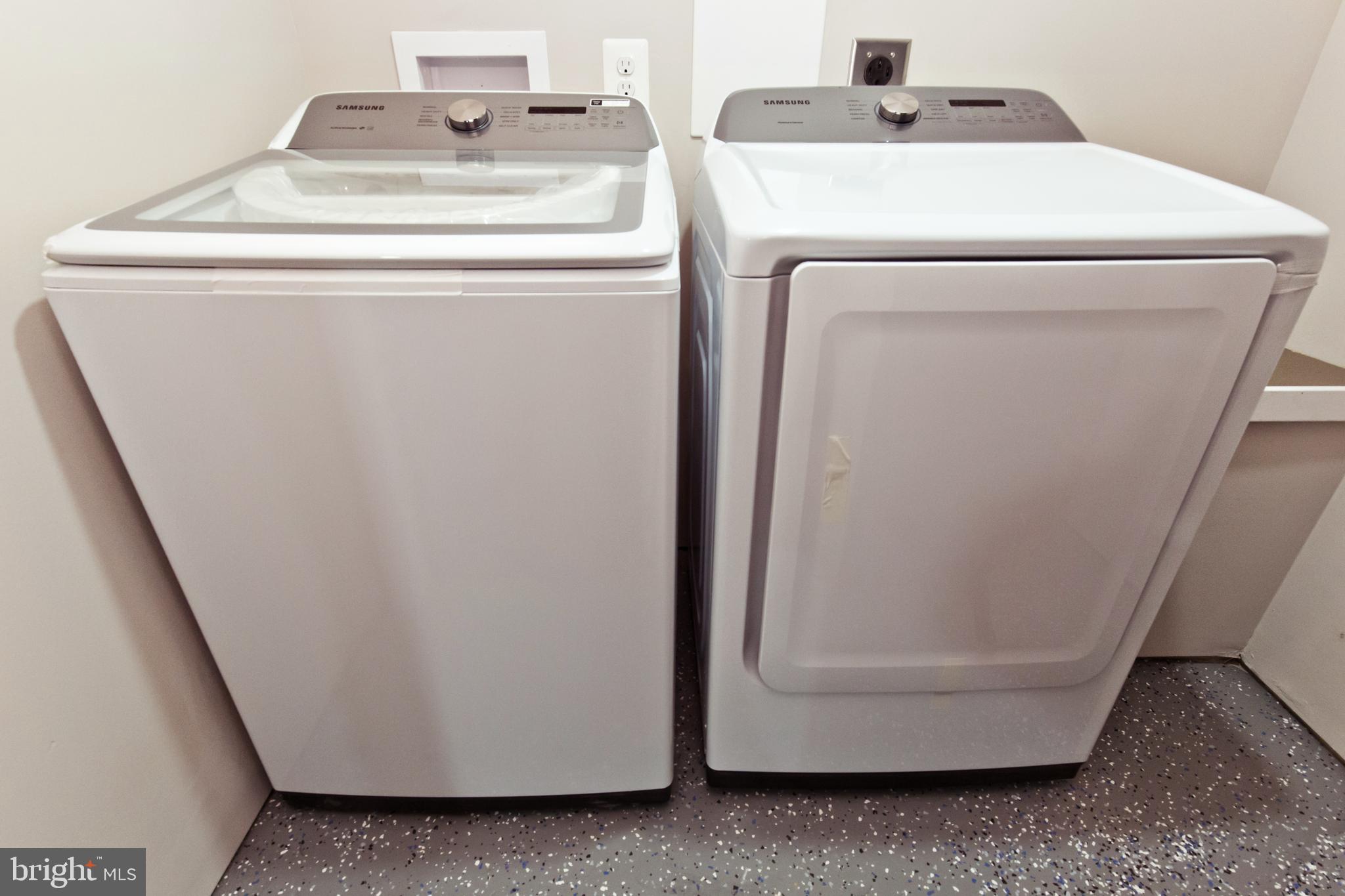 CLOVER HOMES - Residential