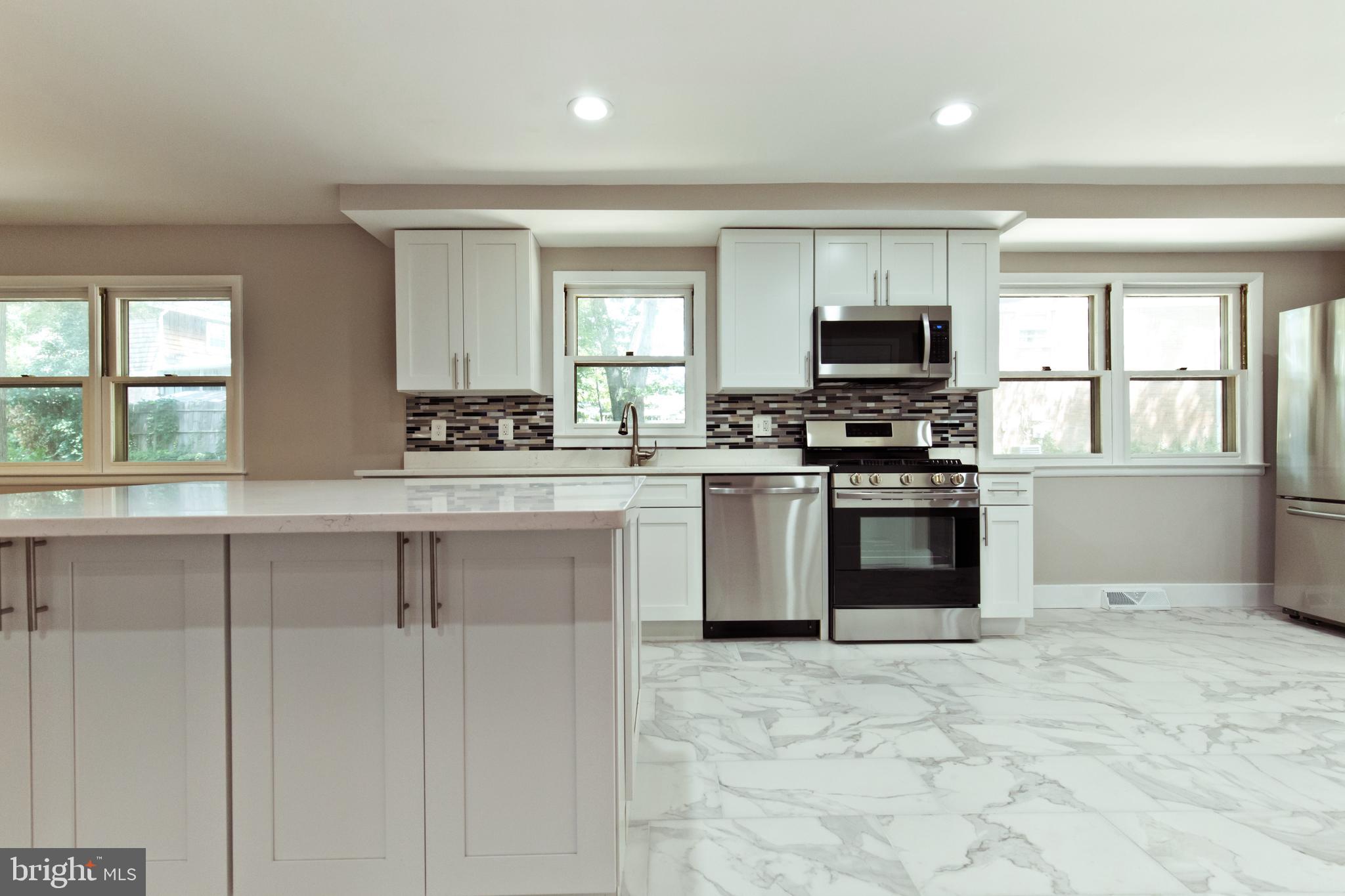 CLOVER HOMES - Residential