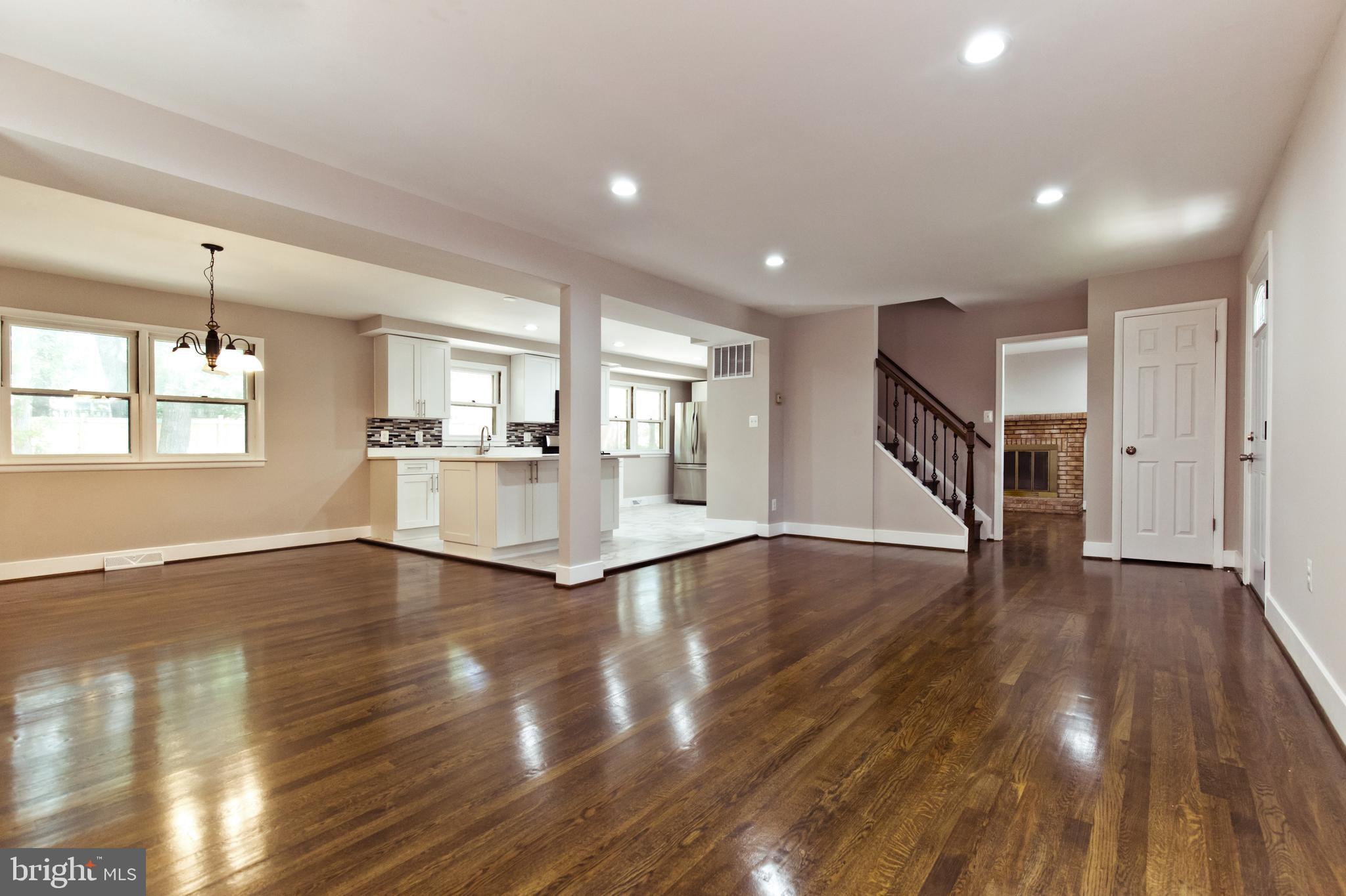 CLOVER HOMES - Residential