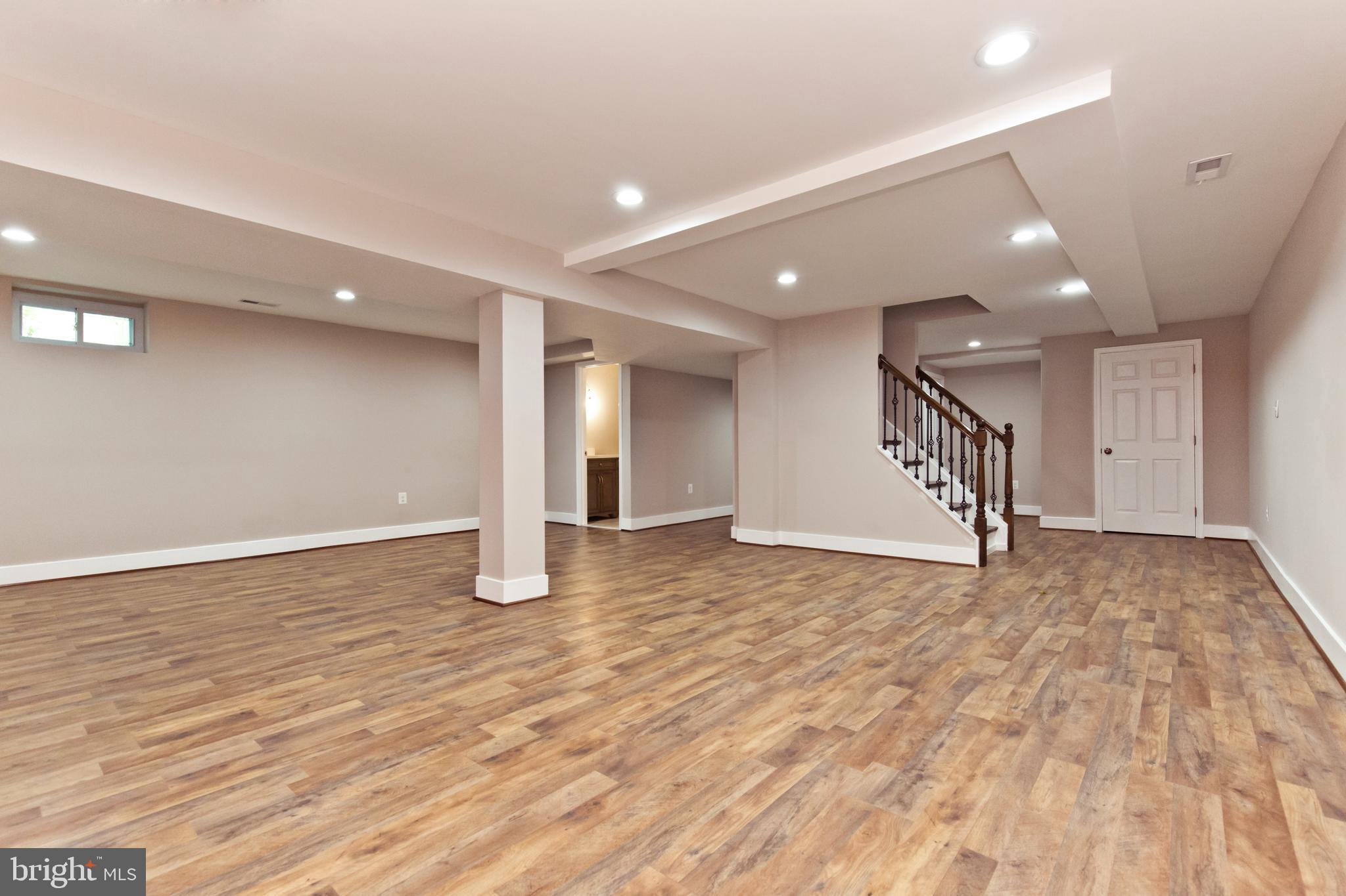 CLOVER HOMES - Residential