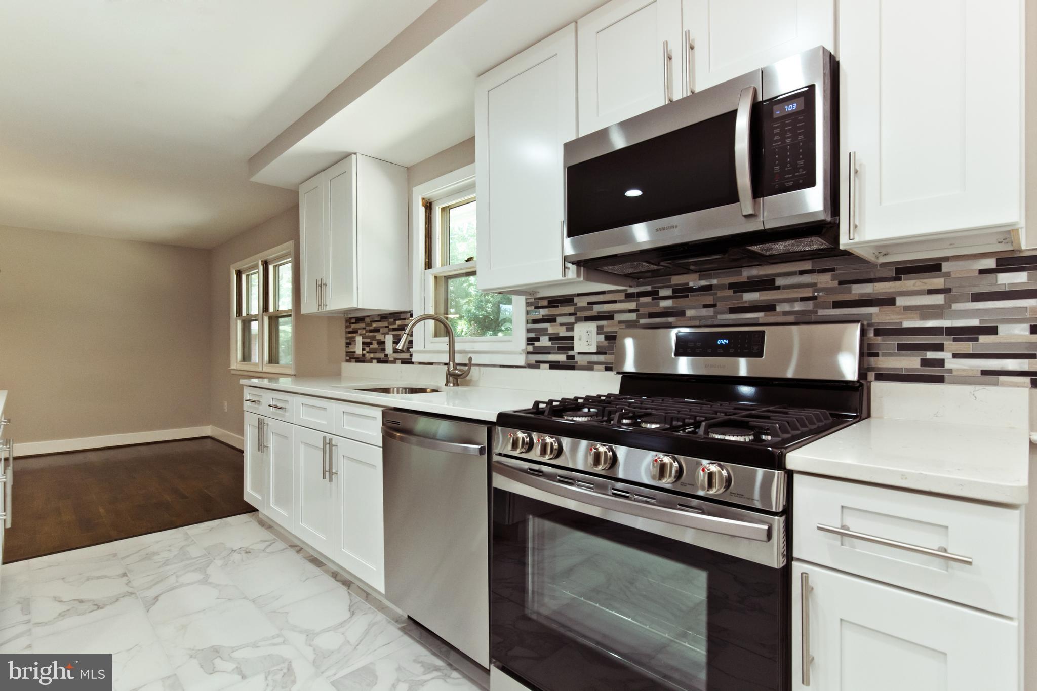 CLOVER HOMES - Residential