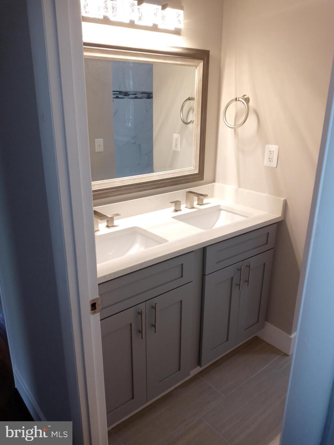 CLOVER HOMES - Residential