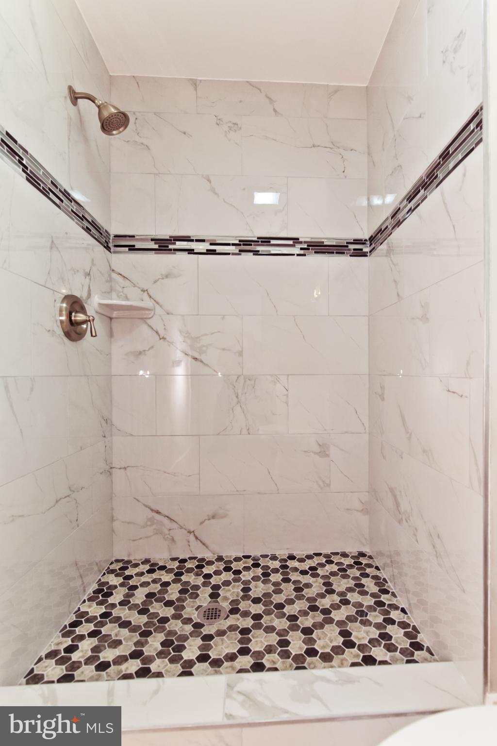 CLOVER HOMES - Residential