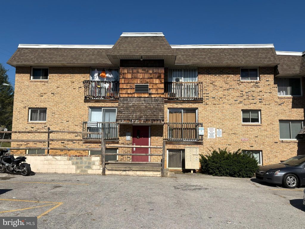 Photo of 403 N Newberry Street #104, YORK, PA 17401 (MLS # PAYK2094074)