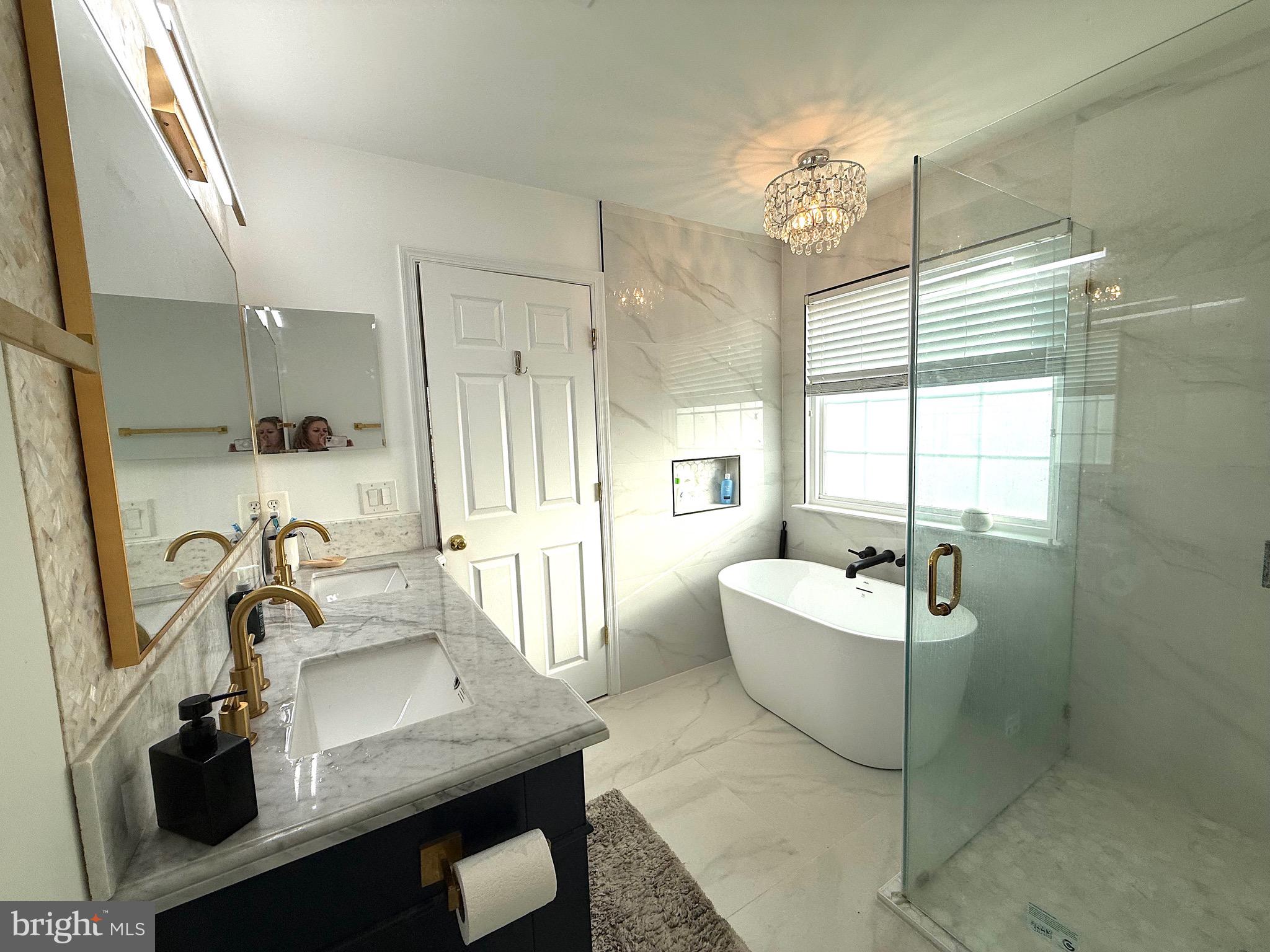 BROADLANDS - Residential Lease