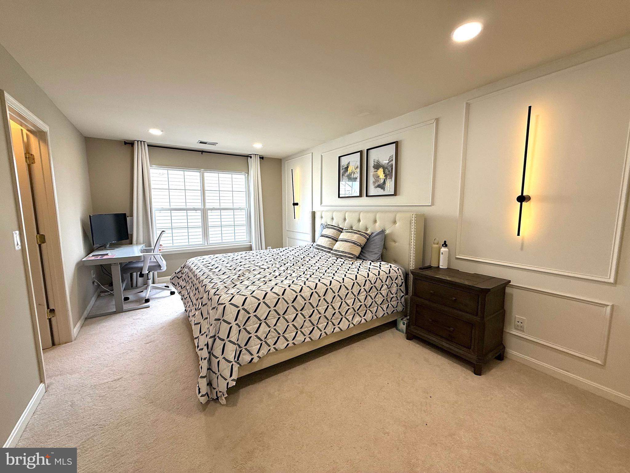 BROADLANDS - Residential Lease