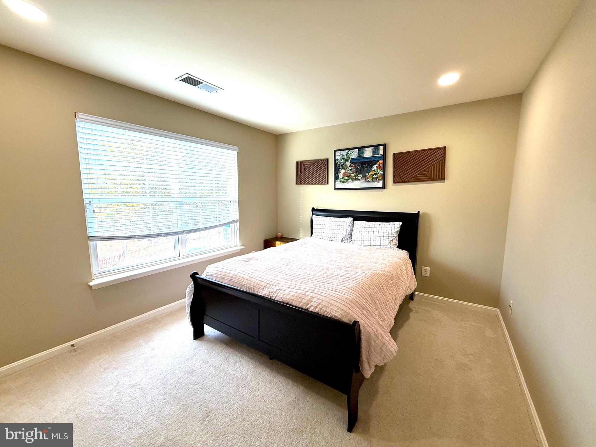 BROADLANDS - Residential Lease