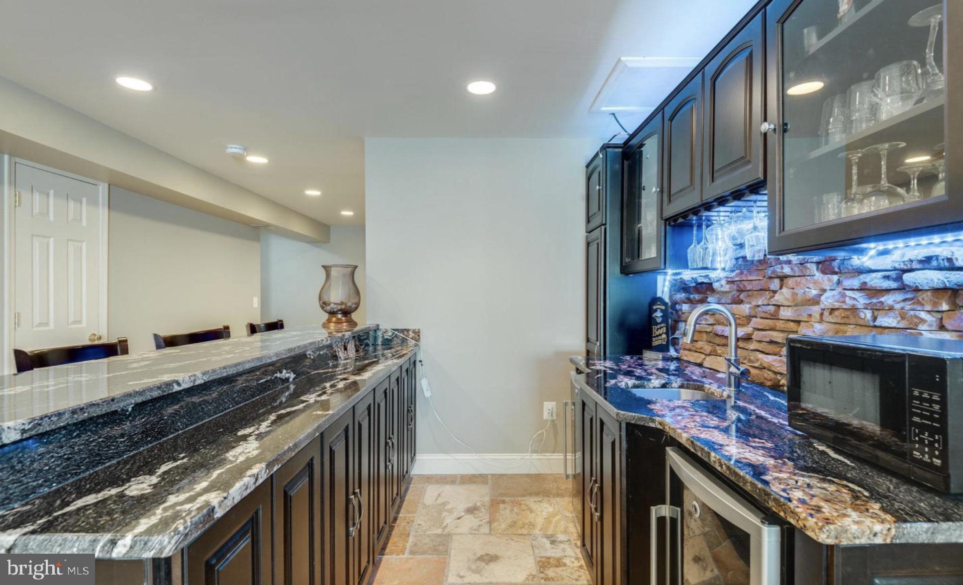 BROADLANDS - Residential Lease