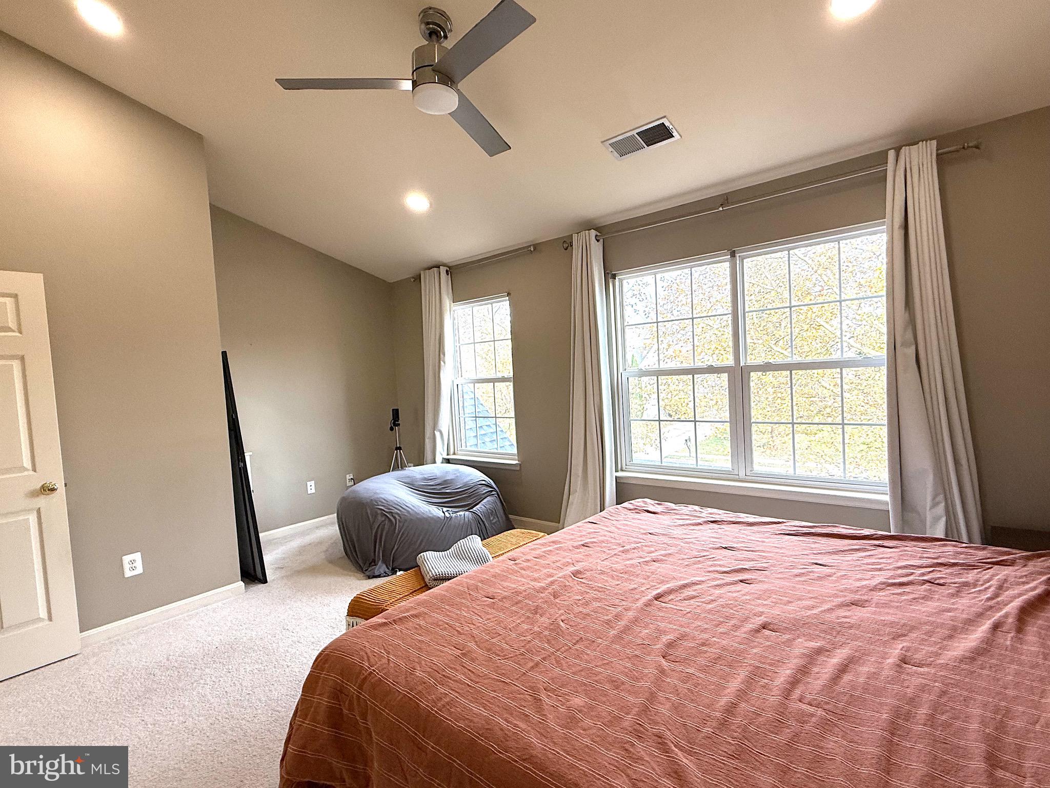 BROADLANDS - Residential Lease