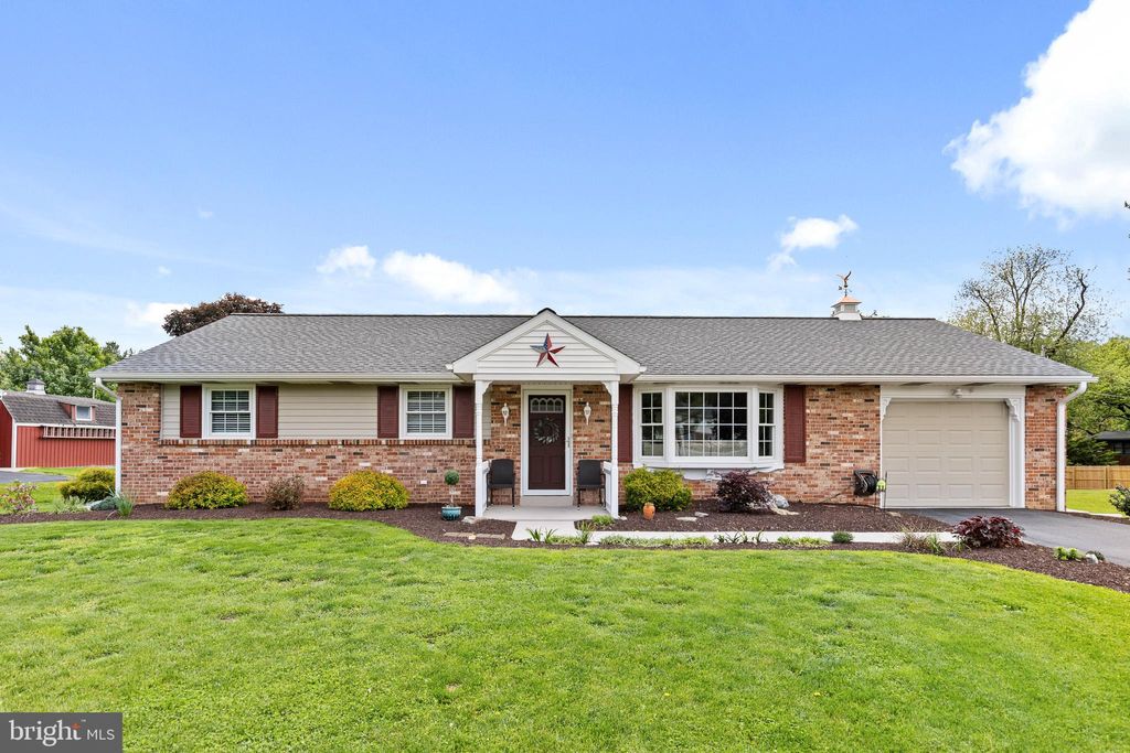 Photo of 56 Timberline Drive, LEOLA, PA 17540 (MLS # PALA2089158)