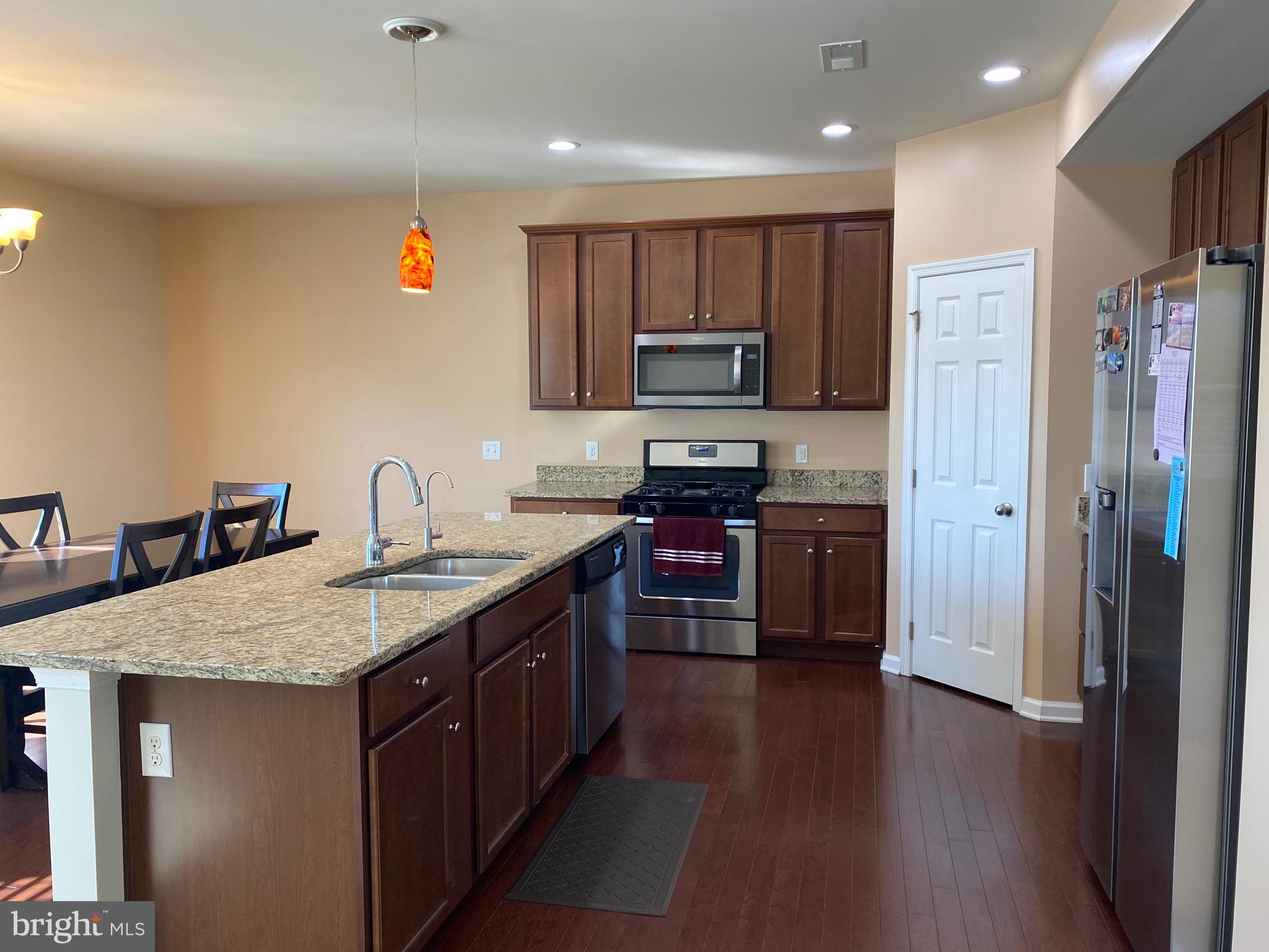 APPLECROSS - Residential Lease