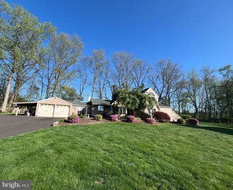 112 Samantha Drive, Lansdale, PA MLS: PAMC2138290
